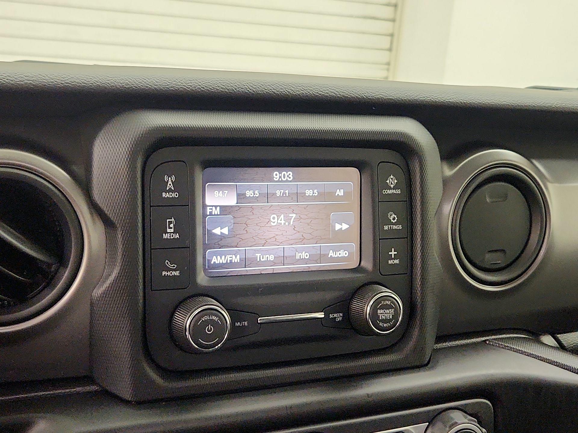 Thumbnail: 2021 Jeep Gladiator - 15