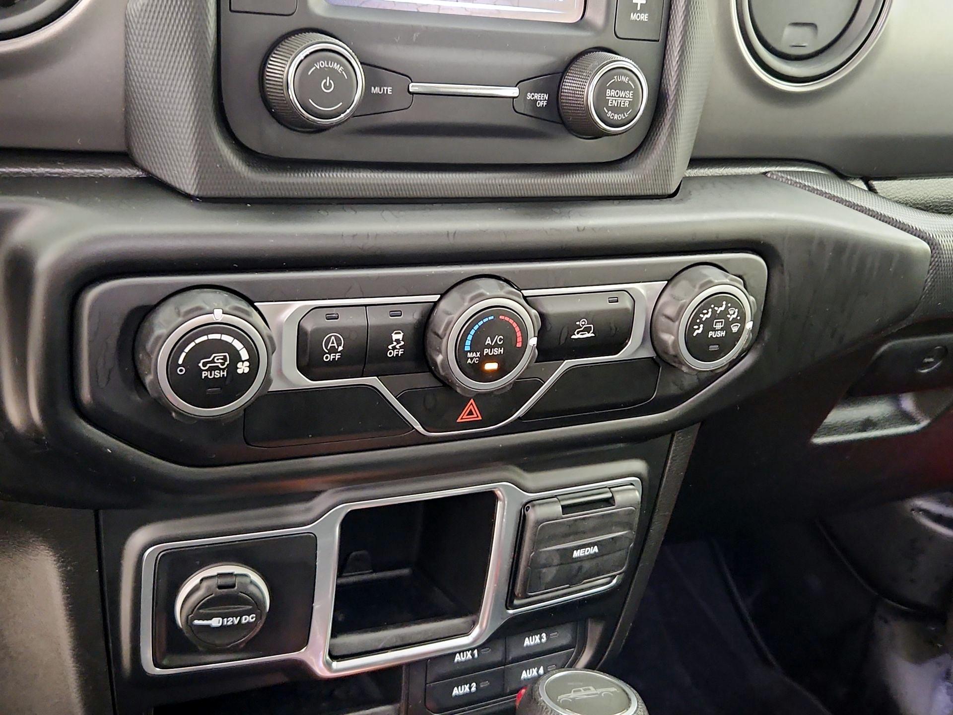 Thumbnail: 2021 Jeep Gladiator - 16