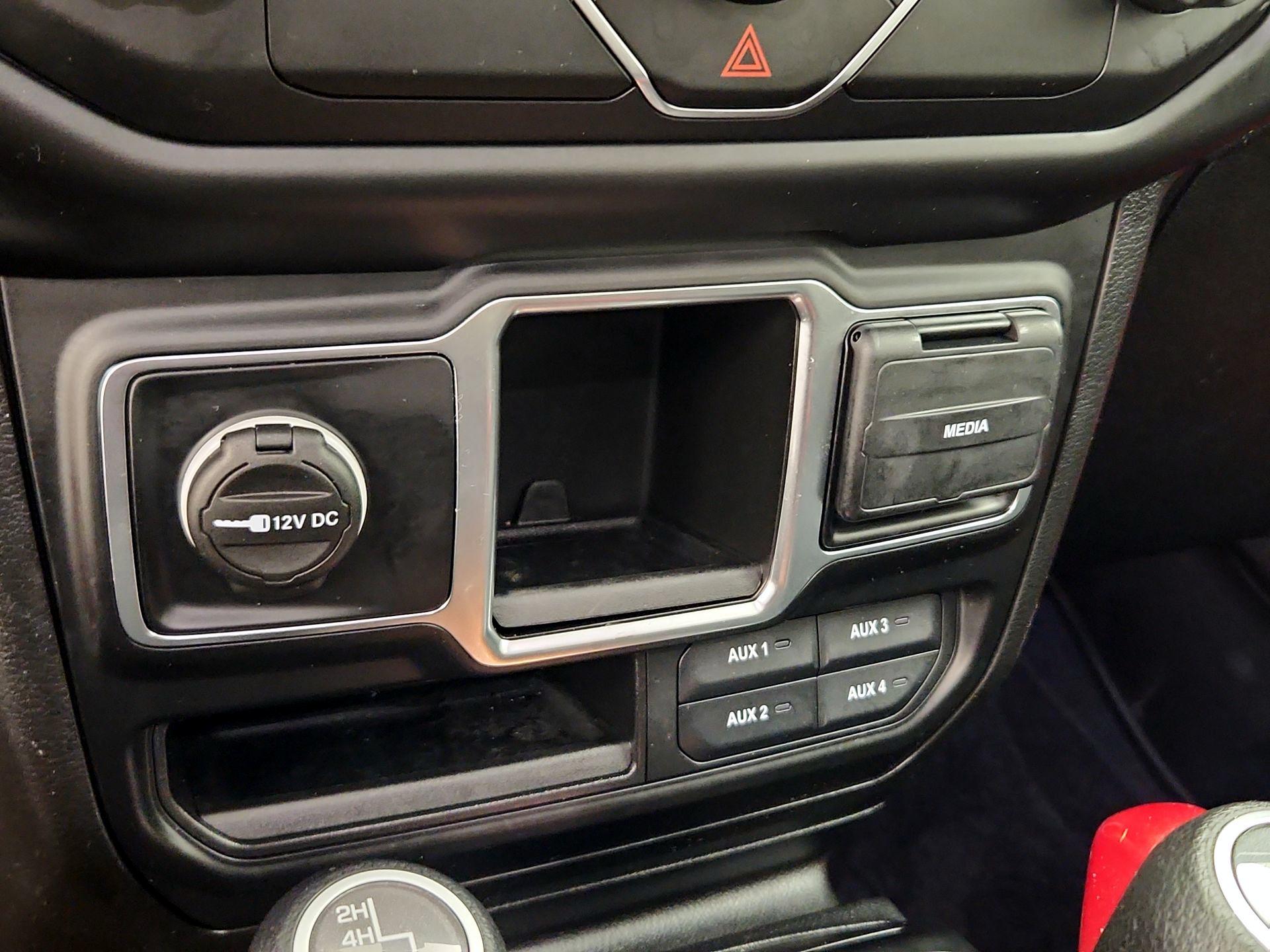 Thumbnail: 2021 Jeep Gladiator - 18