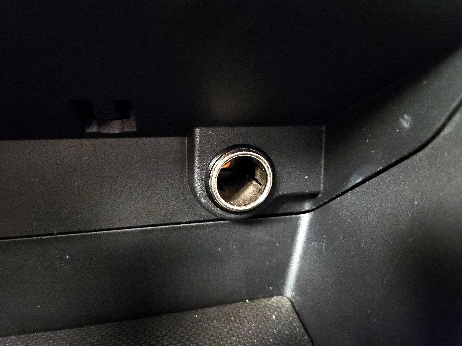 Thumbnail: 2014 Subaru XV Crosstrek - 17