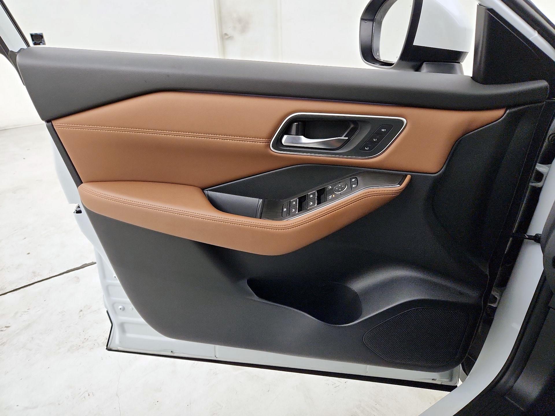 Thumbnail: 2025 Nissan Rogue - 12