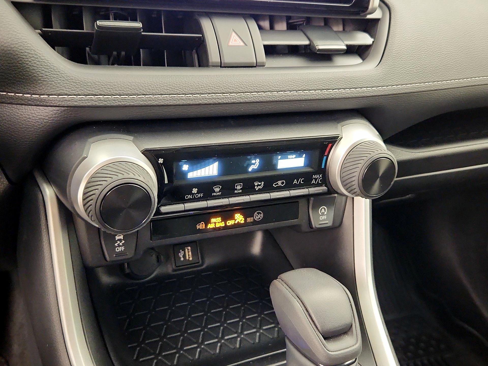 Thumbnail: 2024 Toyota RAV4 - 16