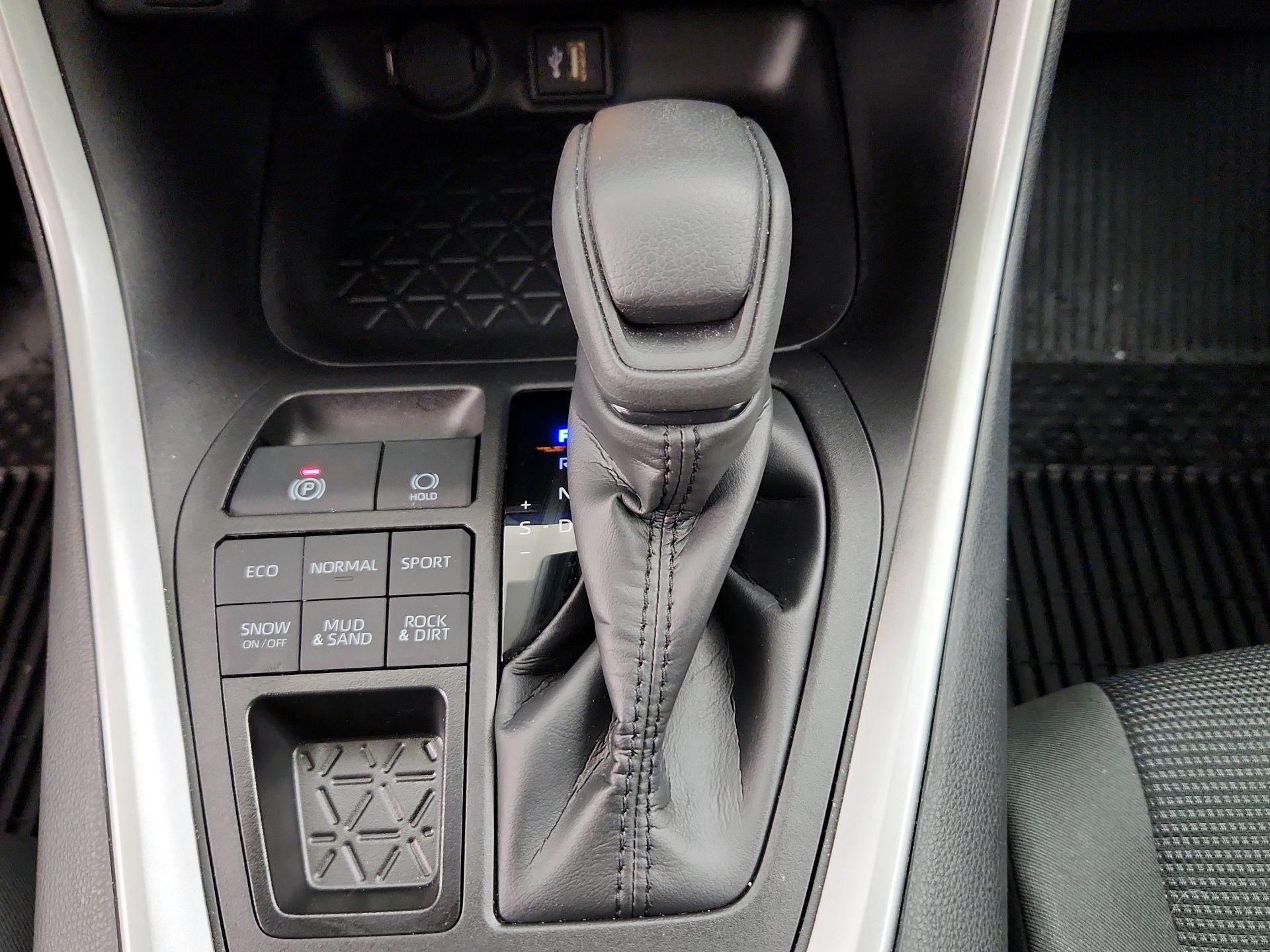 Thumbnail: 2024 Toyota RAV4 - 17