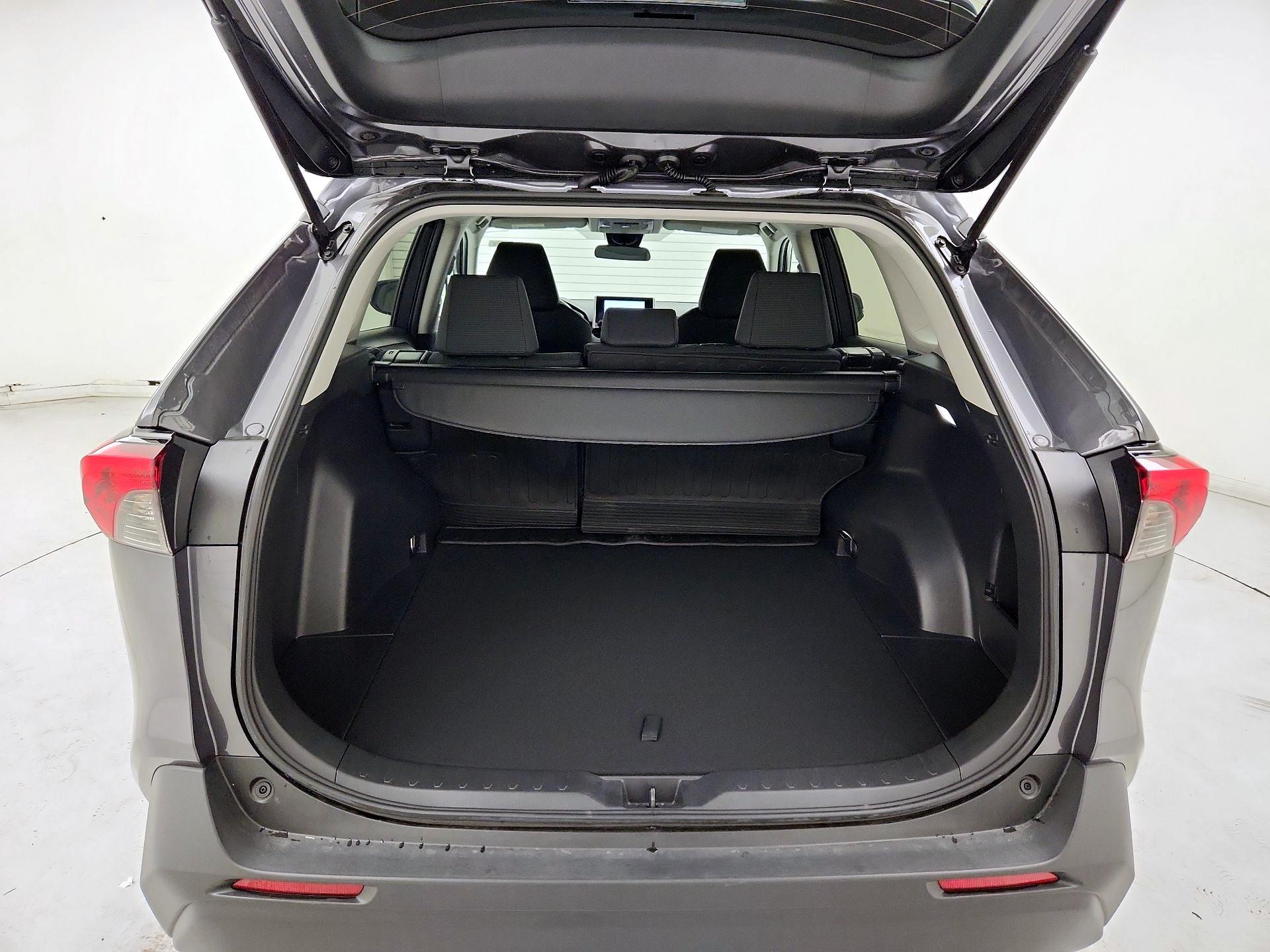 Thumbnail: 2024 Toyota RAV4 - 20