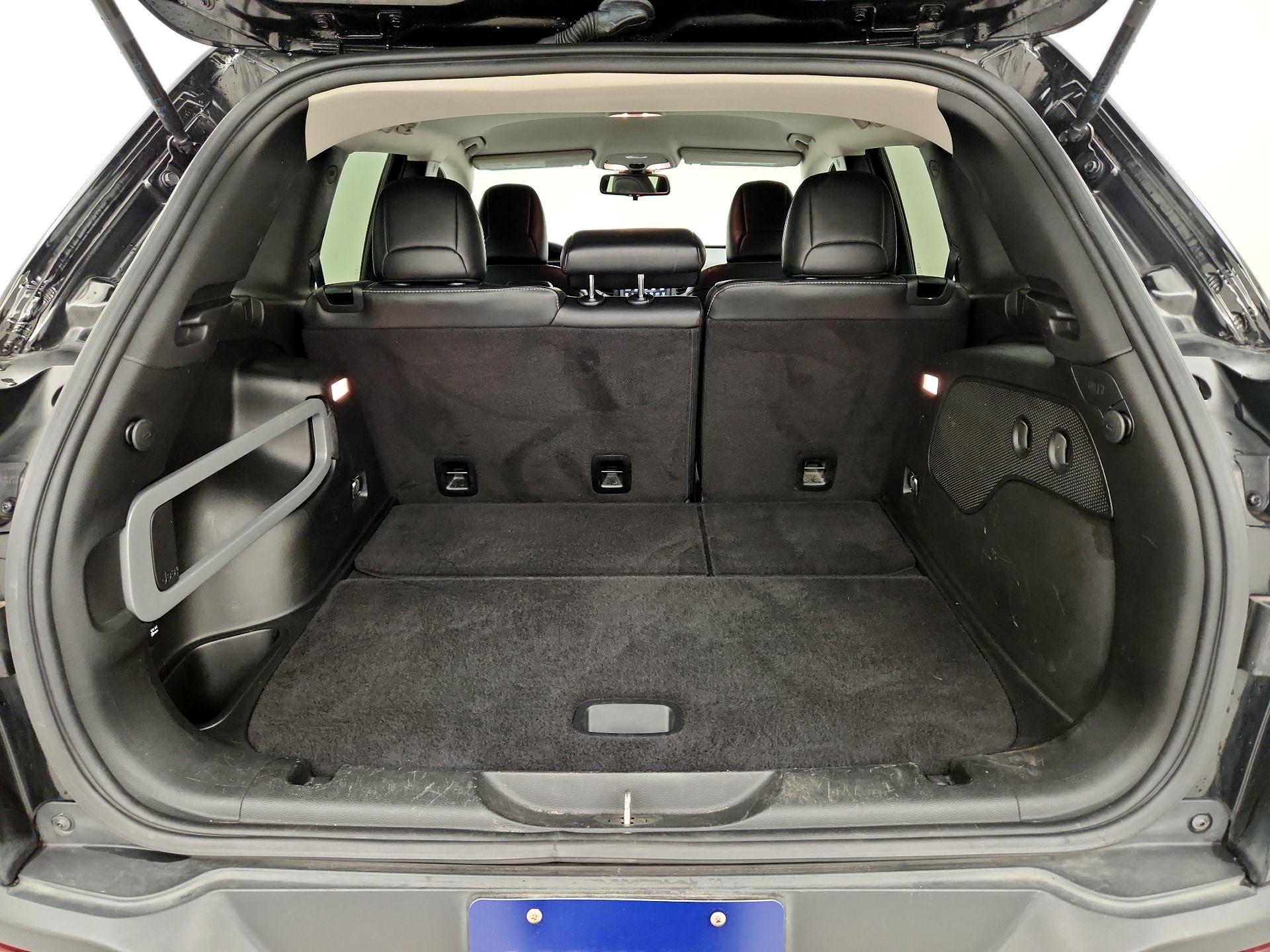 Thumbnail: 2017 Jeep Cherokee - 20