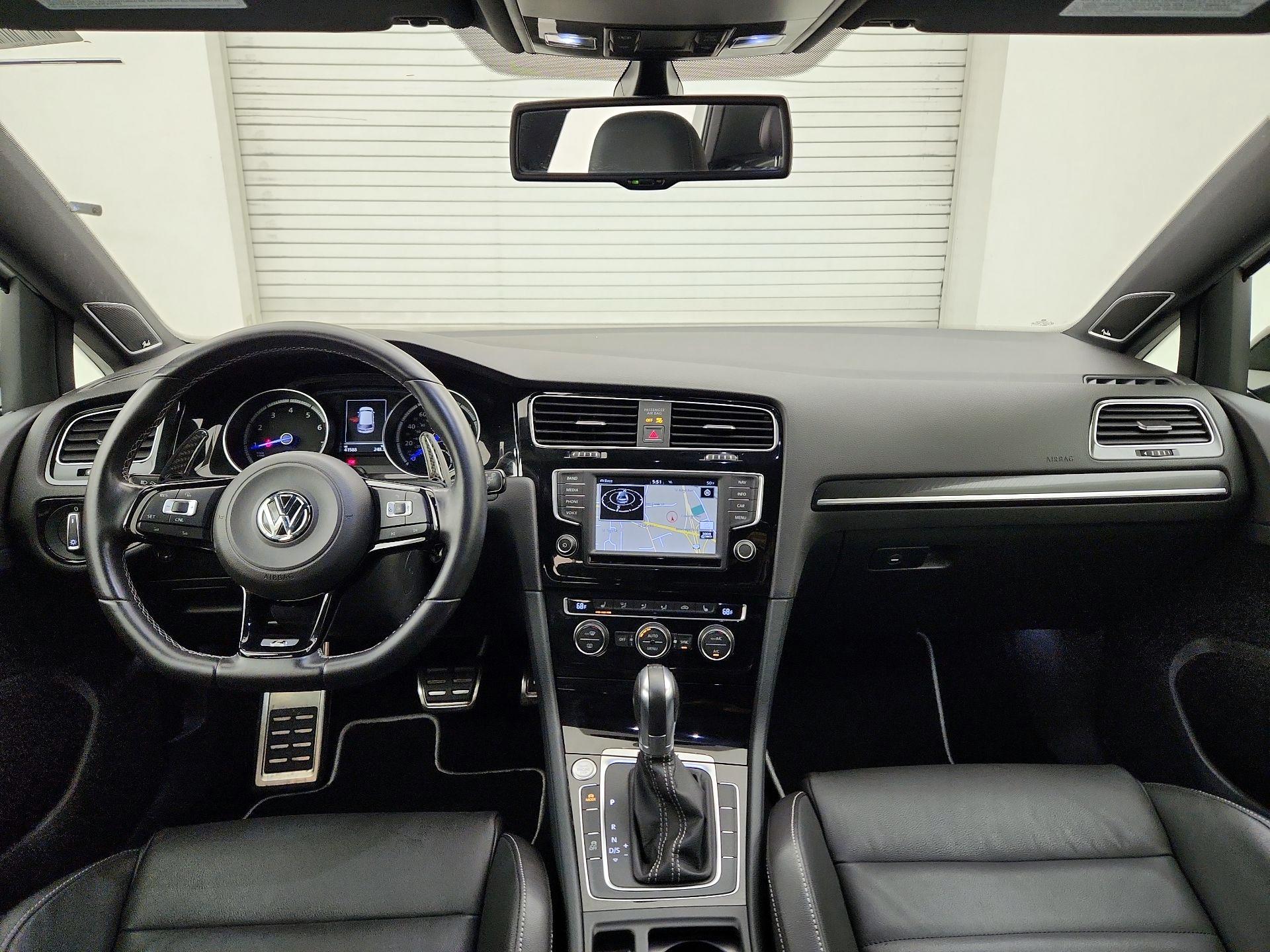 Thumbnail: 2016 Volkswagen Golf - 9