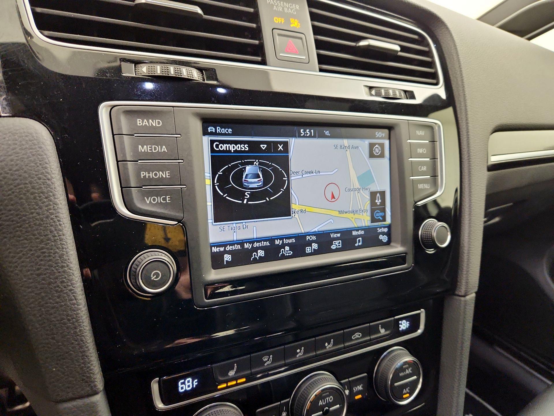 Thumbnail: 2016 Volkswagen Golf - 14