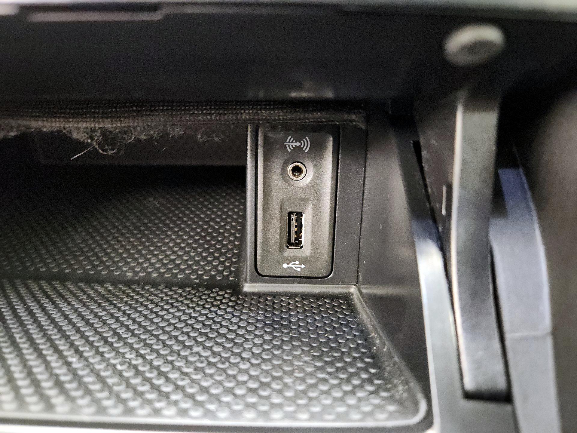 Thumbnail: 2016 Volkswagen Golf - 19