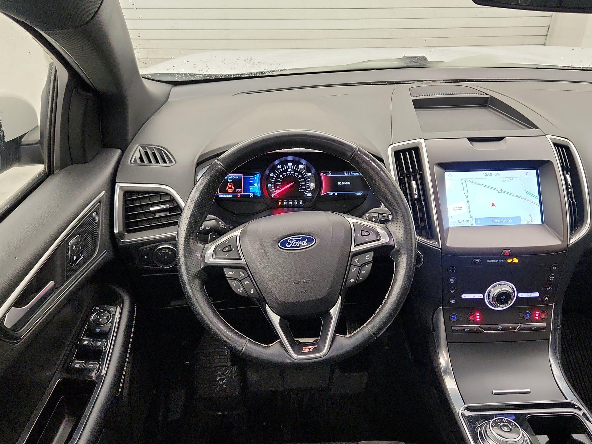 Thumbnail: 2020 Ford Edge - 10