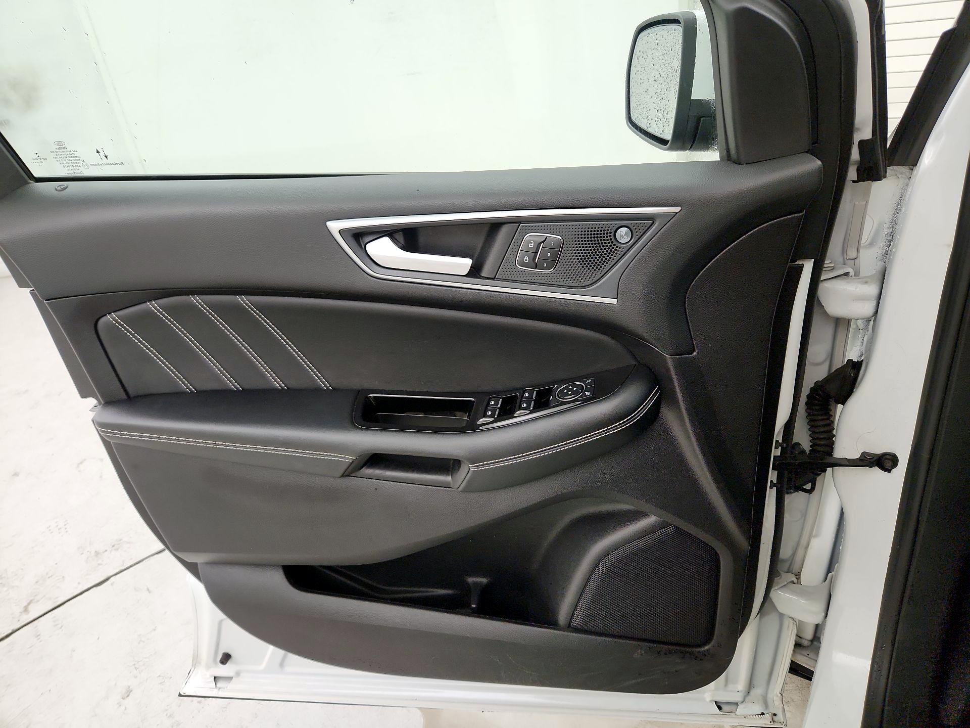 Thumbnail: 2020 Ford Edge - 12