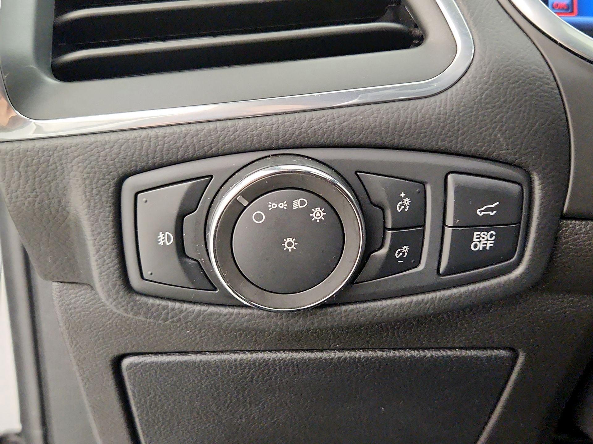 Thumbnail: 2020 Ford Edge - 13