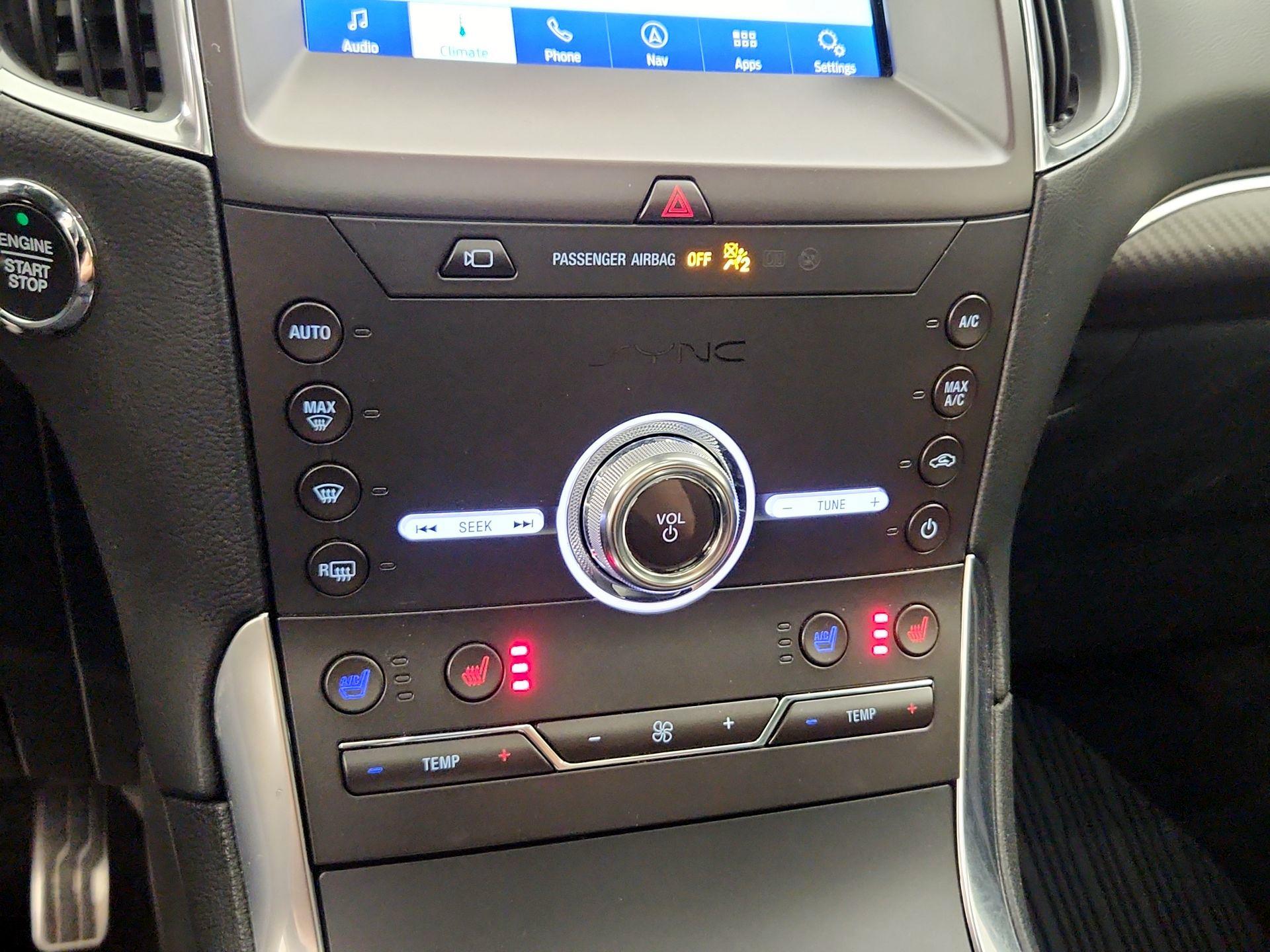 Thumbnail: 2020 Ford Edge - 17