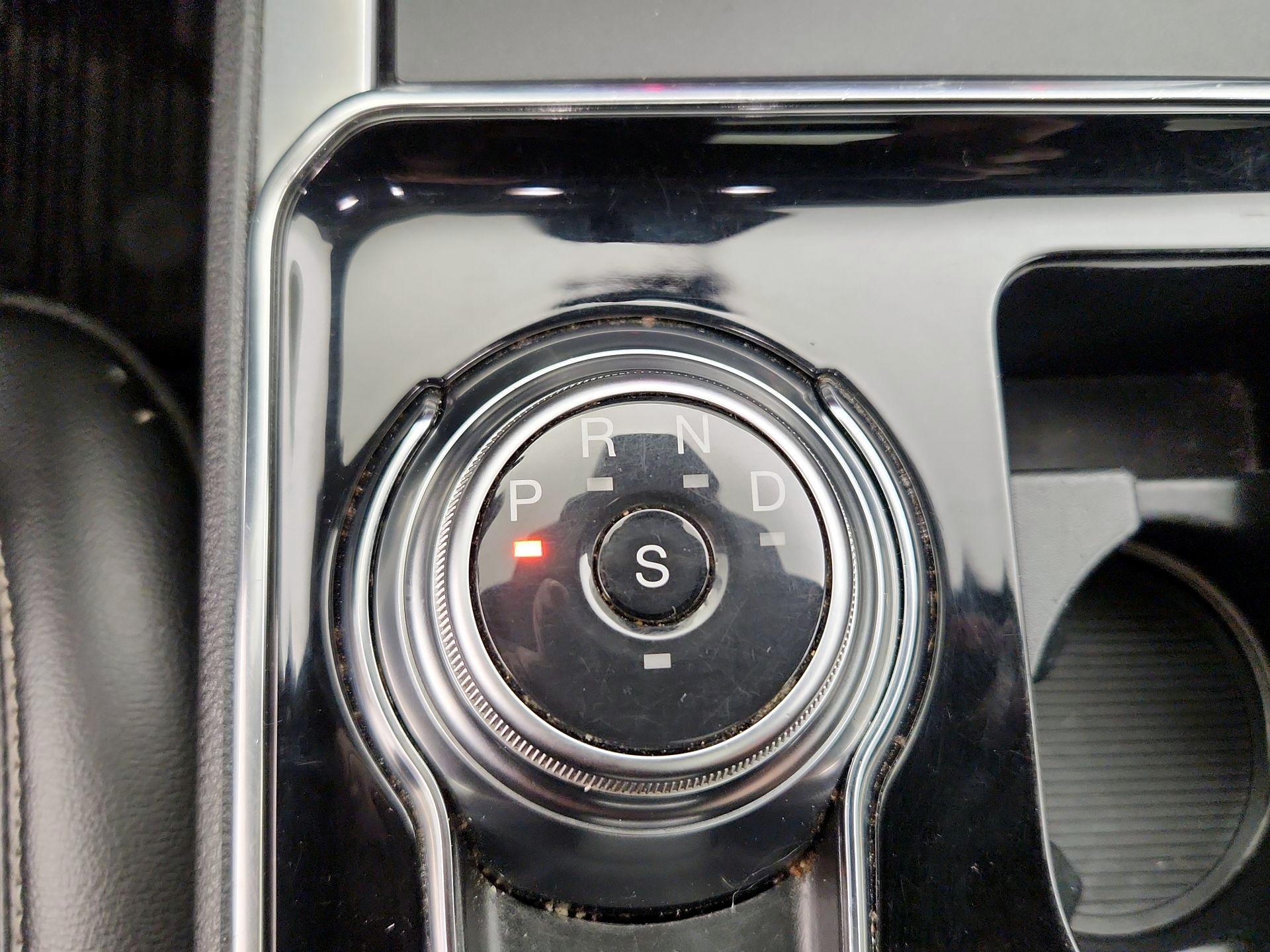 Thumbnail: 2020 Ford Edge - 18