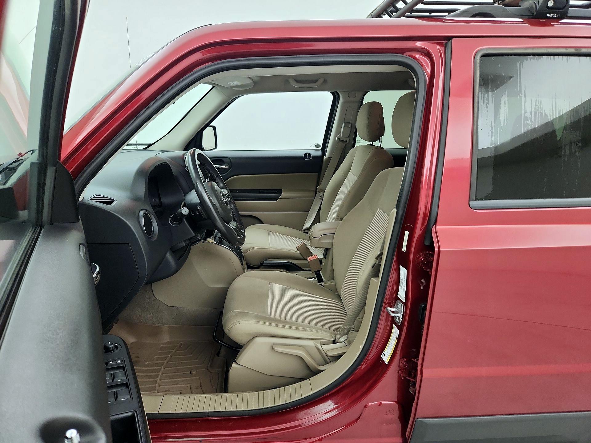 Thumbnail: 2014 Jeep Patriot - 11