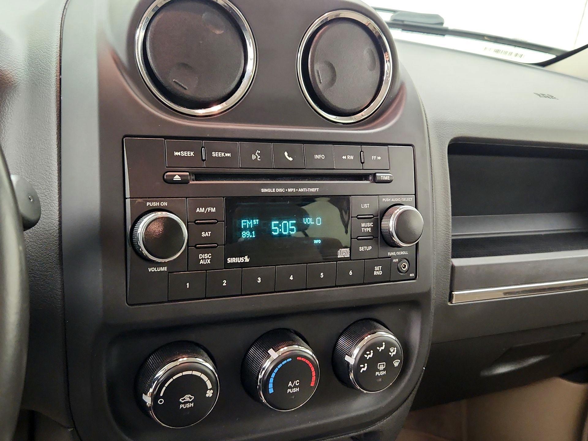 Thumbnail: 2014 Jeep Patriot - 13