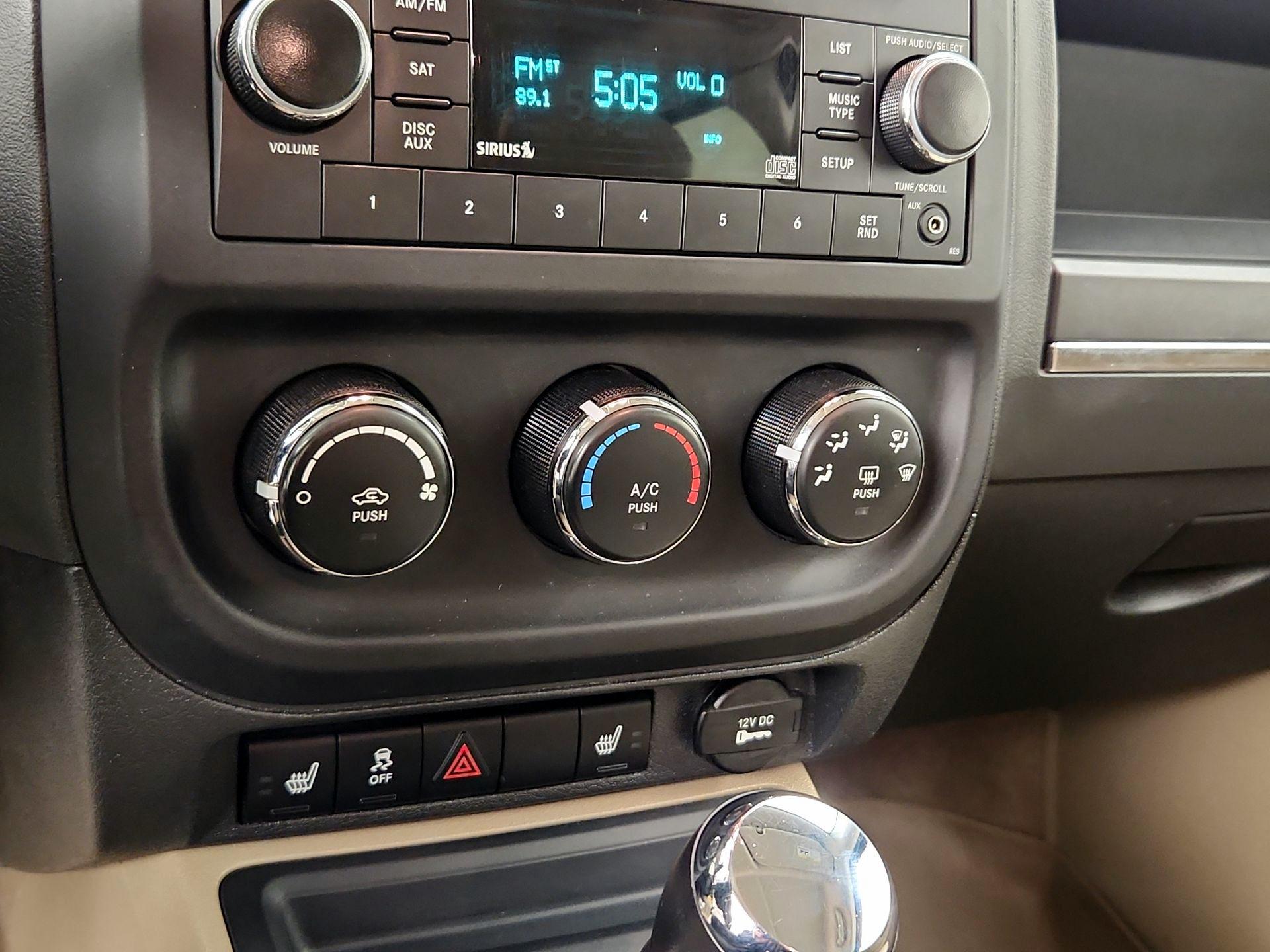 Thumbnail: 2014 Jeep Patriot - 14