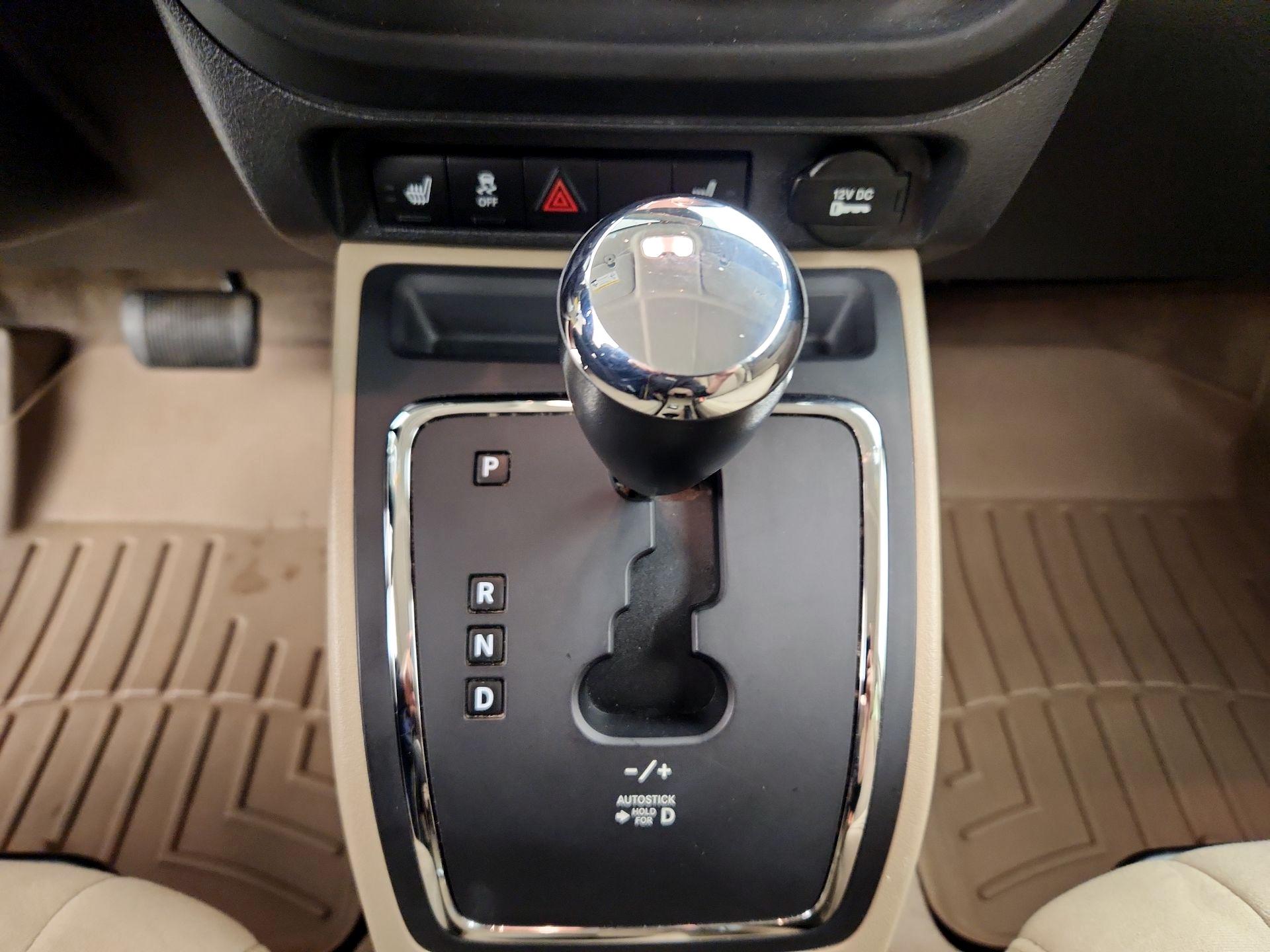 Thumbnail: 2014 Jeep Patriot - 15