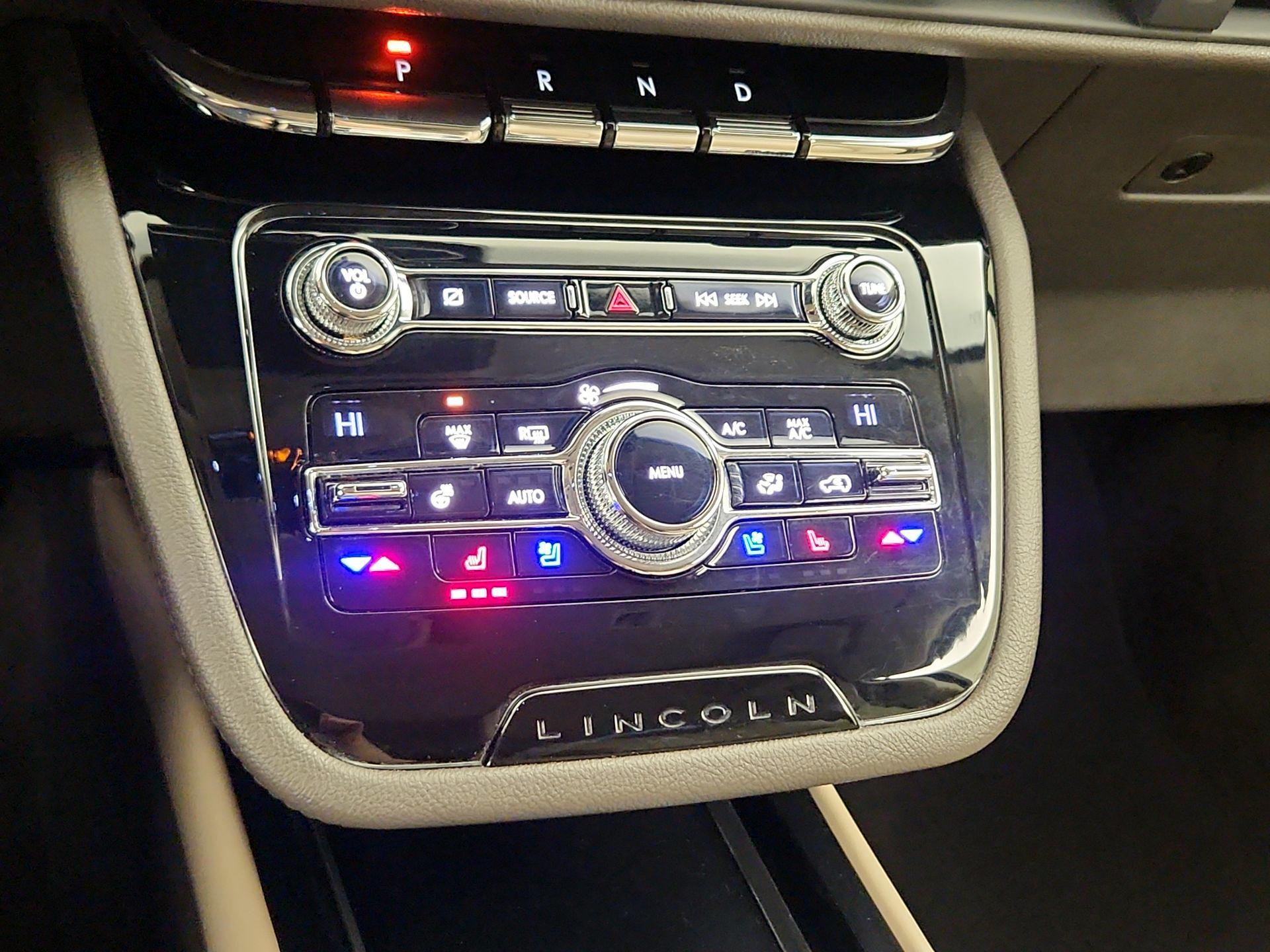 Thumbnail: 2020 Lincoln Corsair - 17