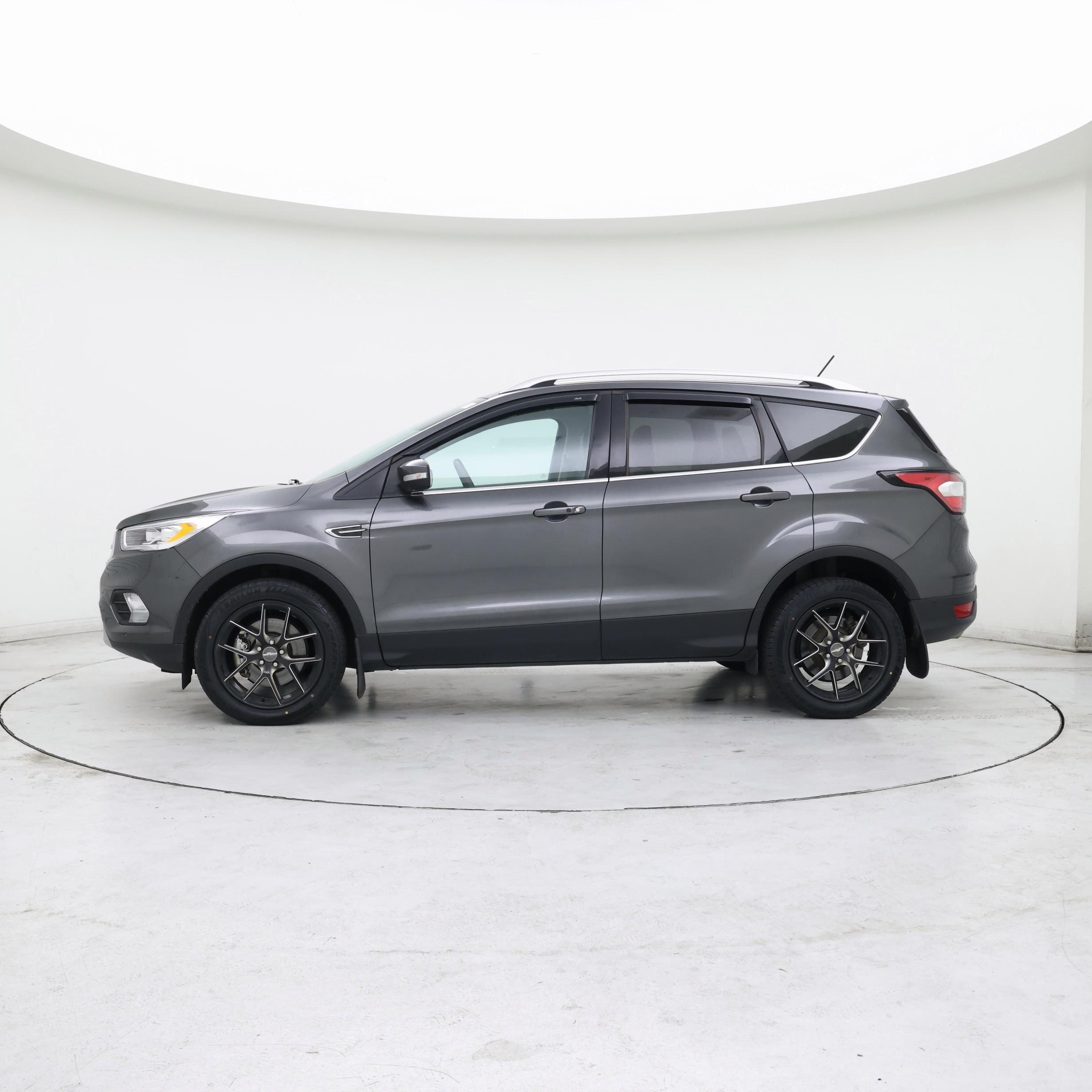 Thumbnail: 2018 Ford Escape - 3