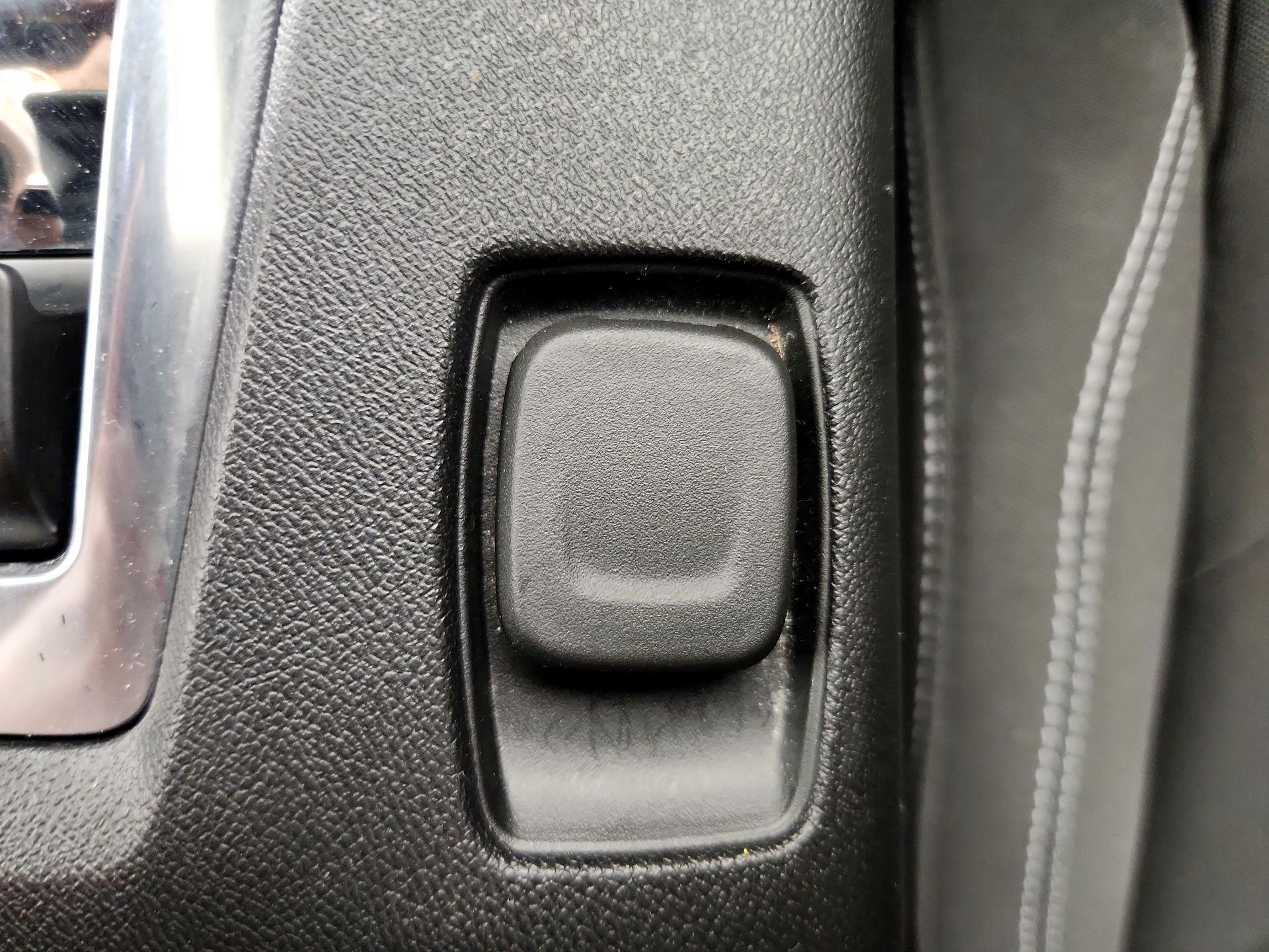 Thumbnail: 2019 Chevrolet Camaro - 17