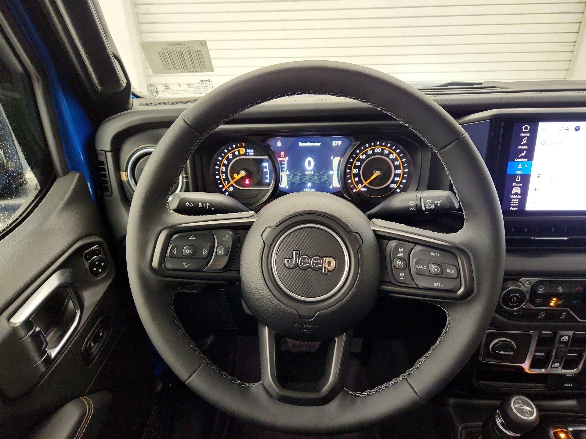 Thumbnail: 2025 Jeep Gladiator - 10