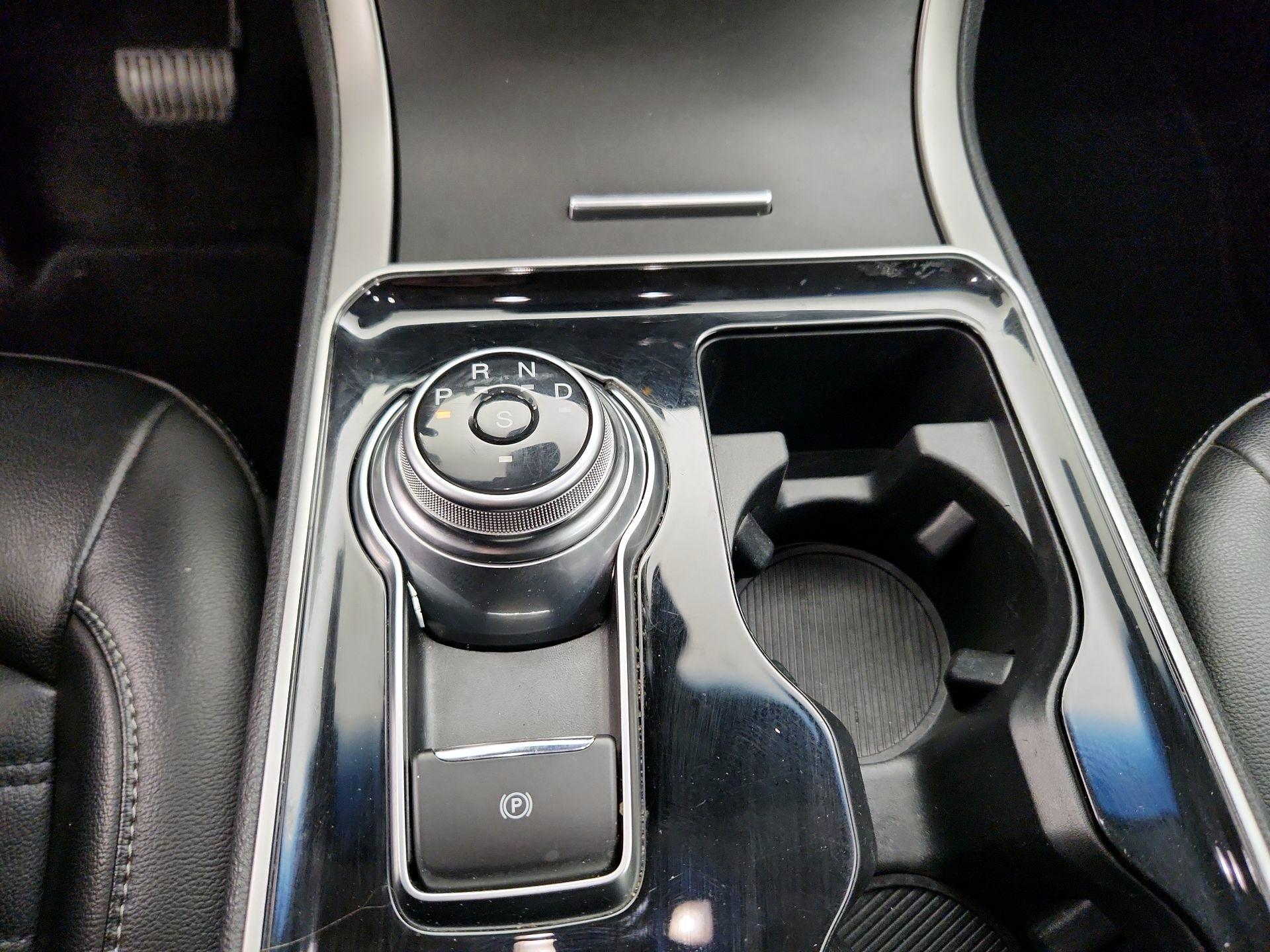 Thumbnail: 2020 Ford Edge - 18