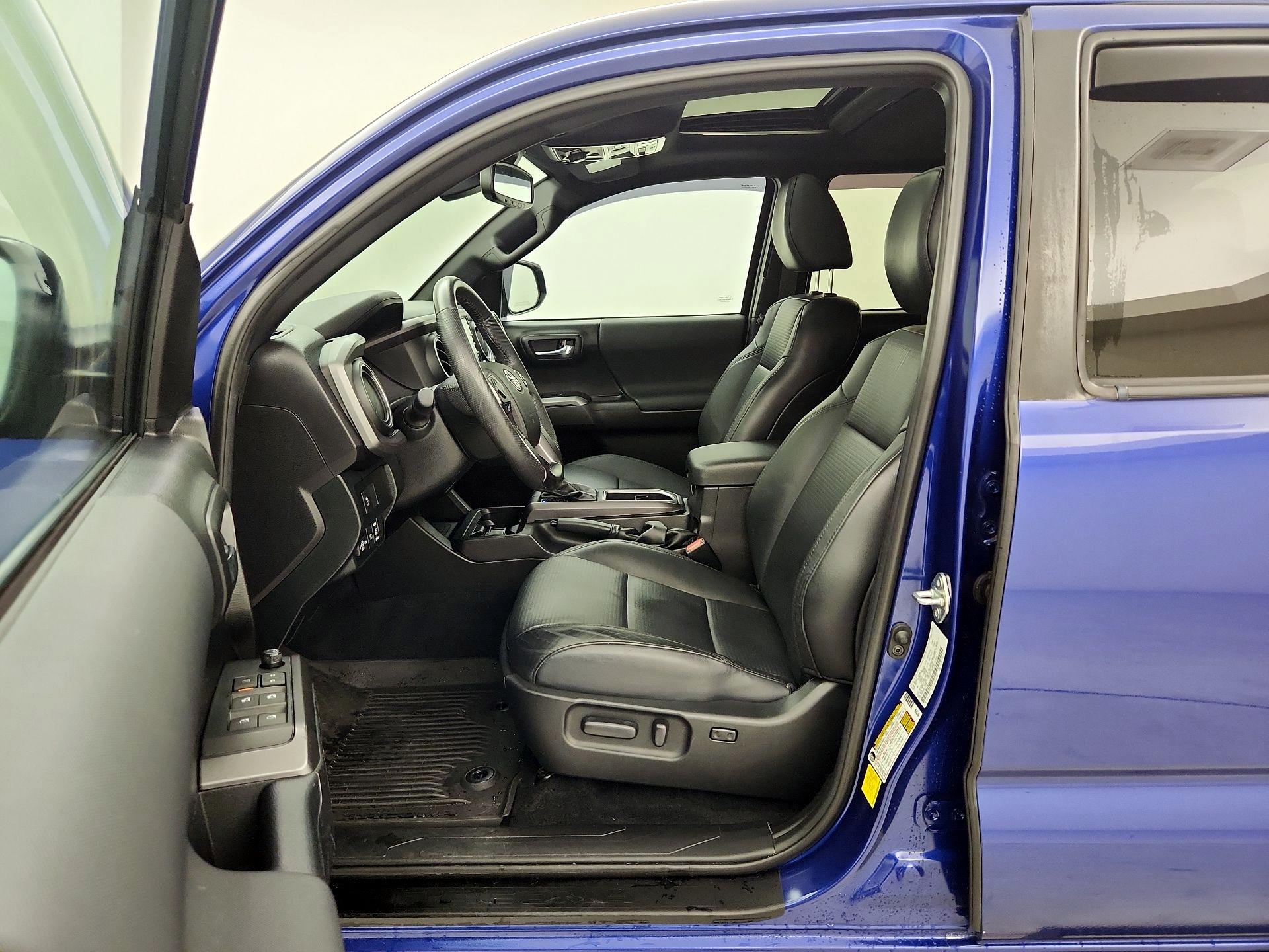 Thumbnail: 2022 Toyota Tacoma - 11