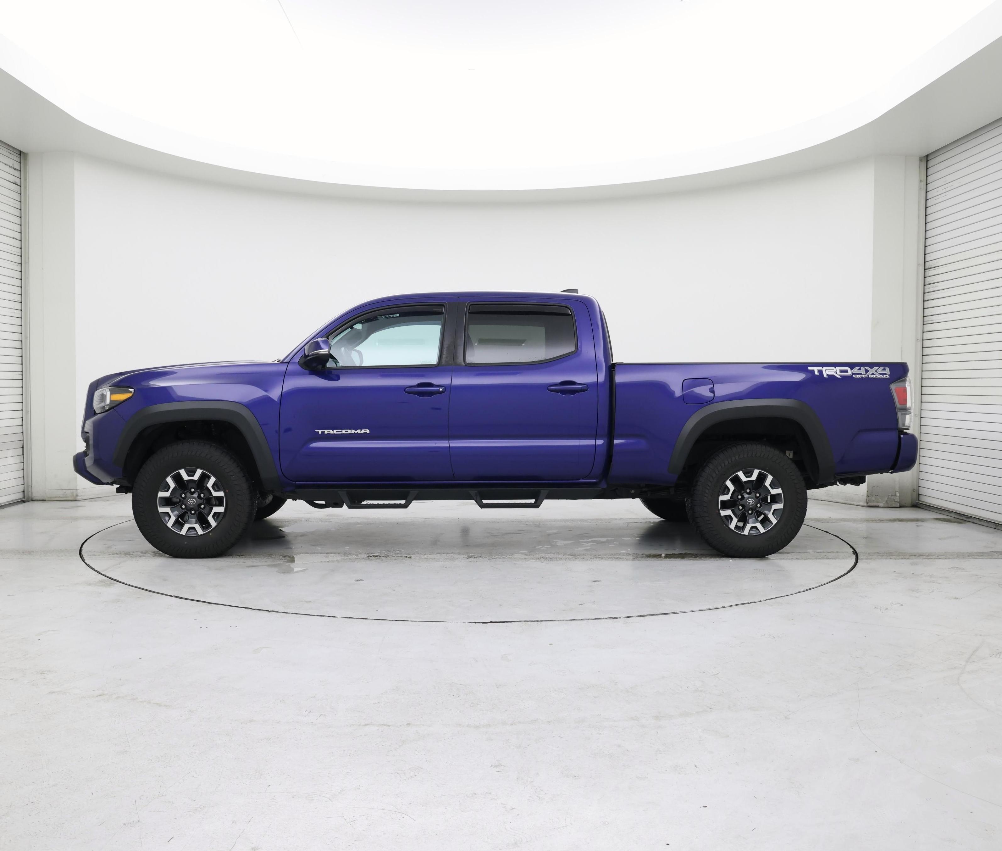 Thumbnail: 2022 Toyota Tacoma - 3