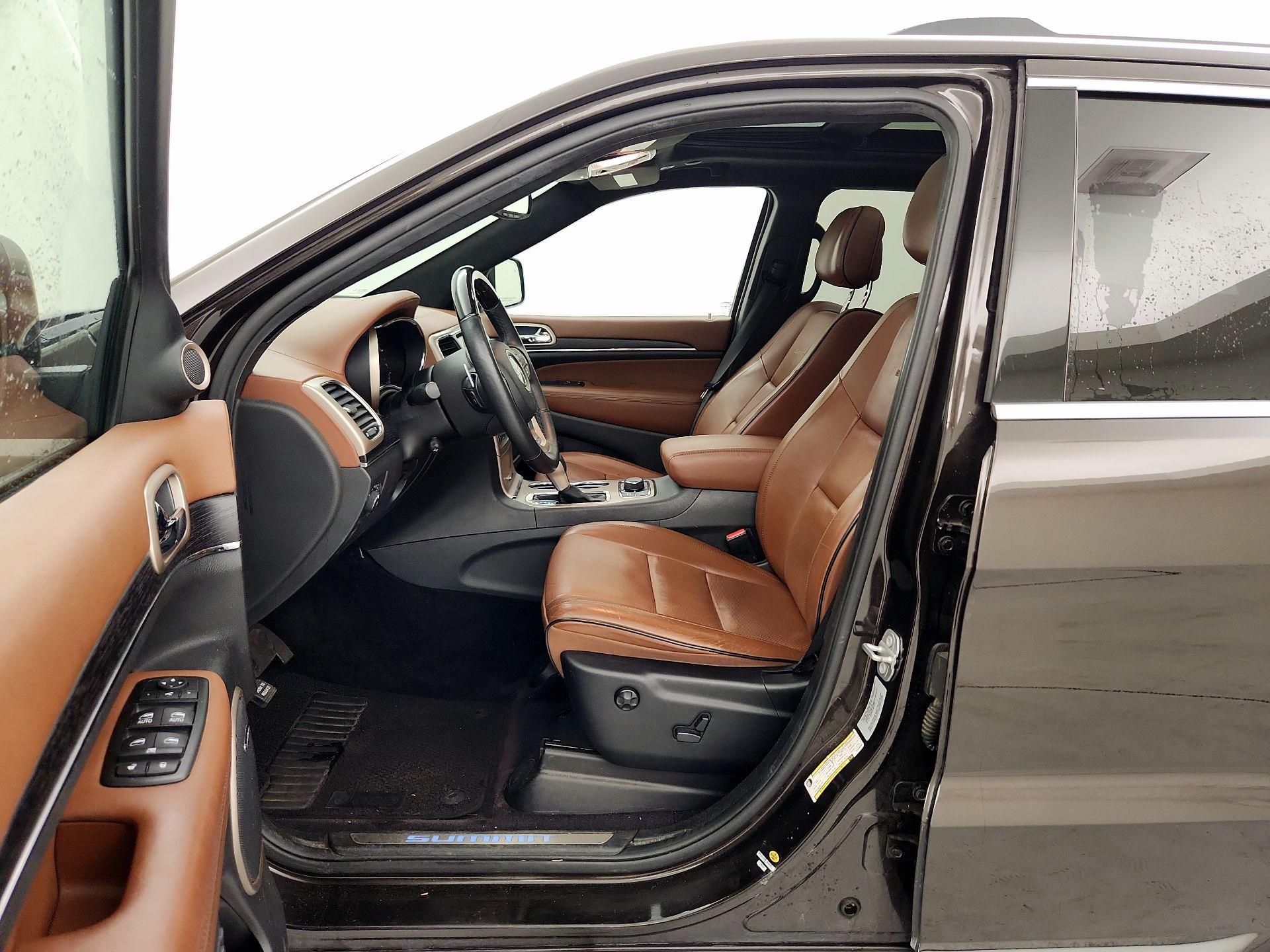 Thumbnail: 2017 Jeep Grand Cherokee - 11