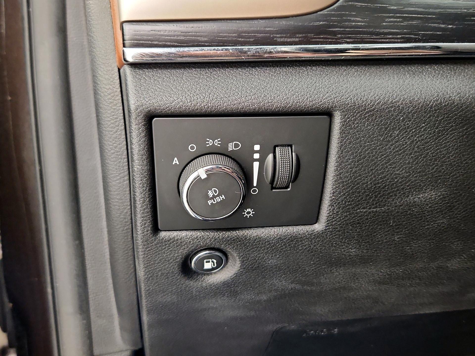 Thumbnail: 2017 Jeep Grand Cherokee - 13