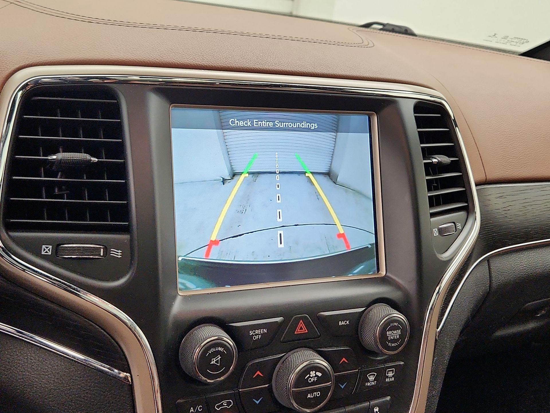 Thumbnail: 2017 Jeep Grand Cherokee - 15