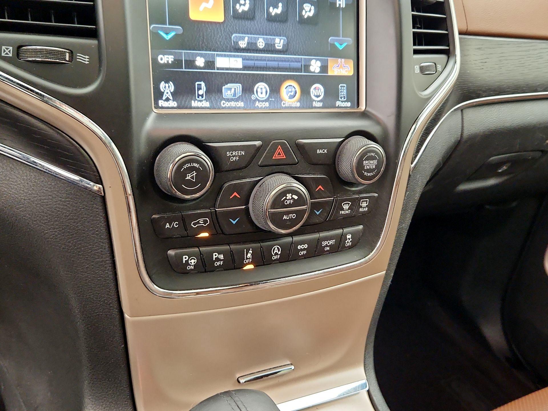 Thumbnail: 2017 Jeep Grand Cherokee - 17