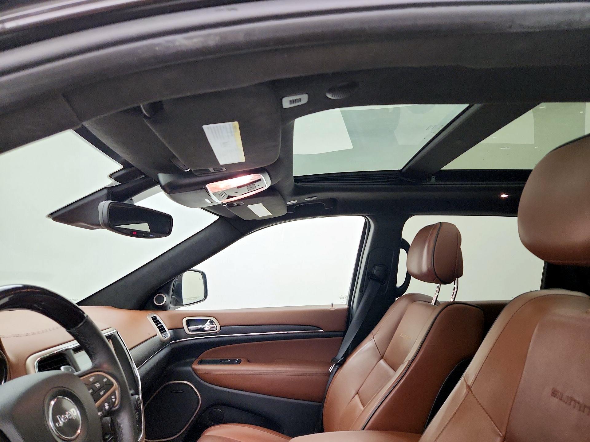 Thumbnail: 2017 Jeep Grand Cherokee - 20