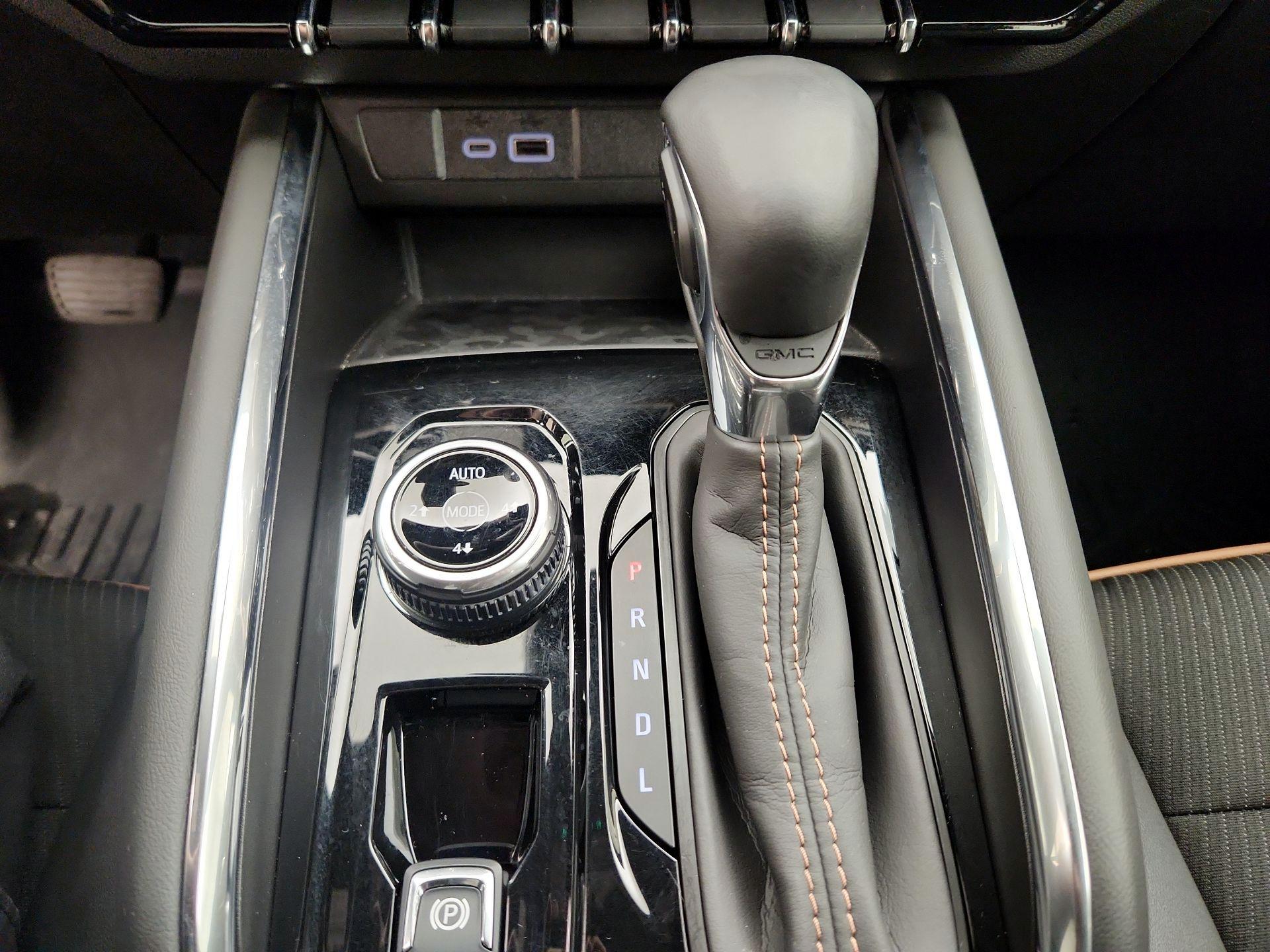 Thumbnail: 2024 GMC Canyon - 18