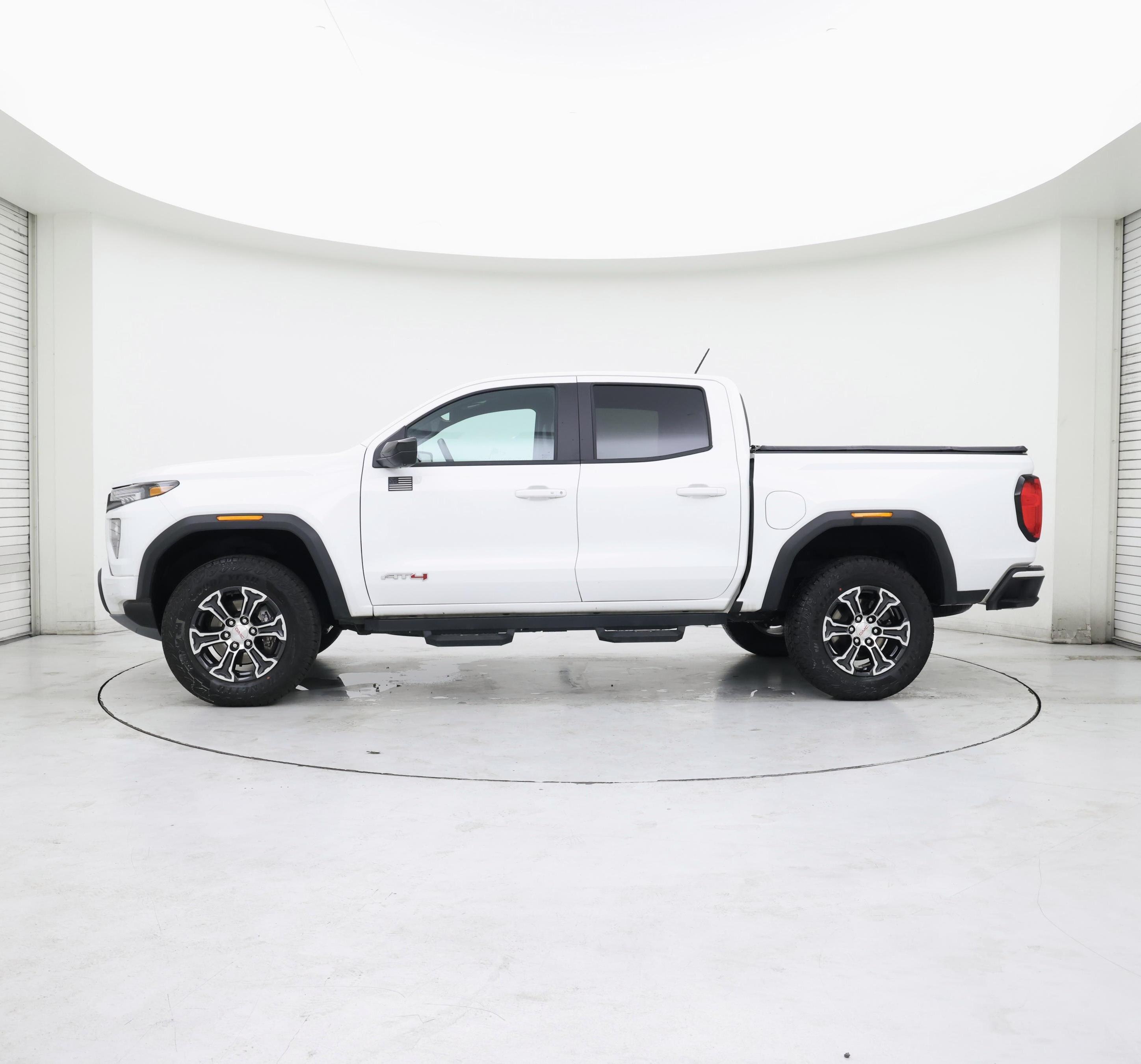 Thumbnail: 2024 GMC Canyon - 3