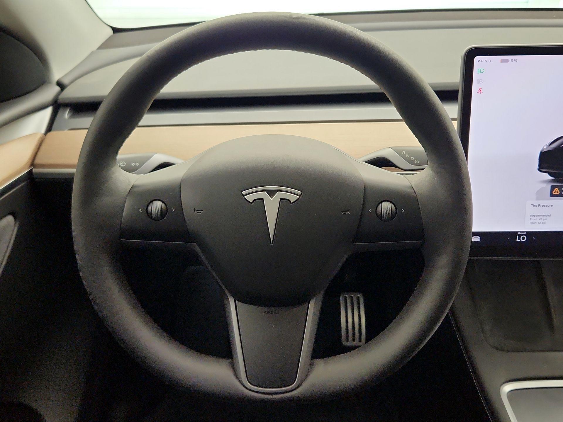 Thumbnail: 2023 Tesla Model Y - 10