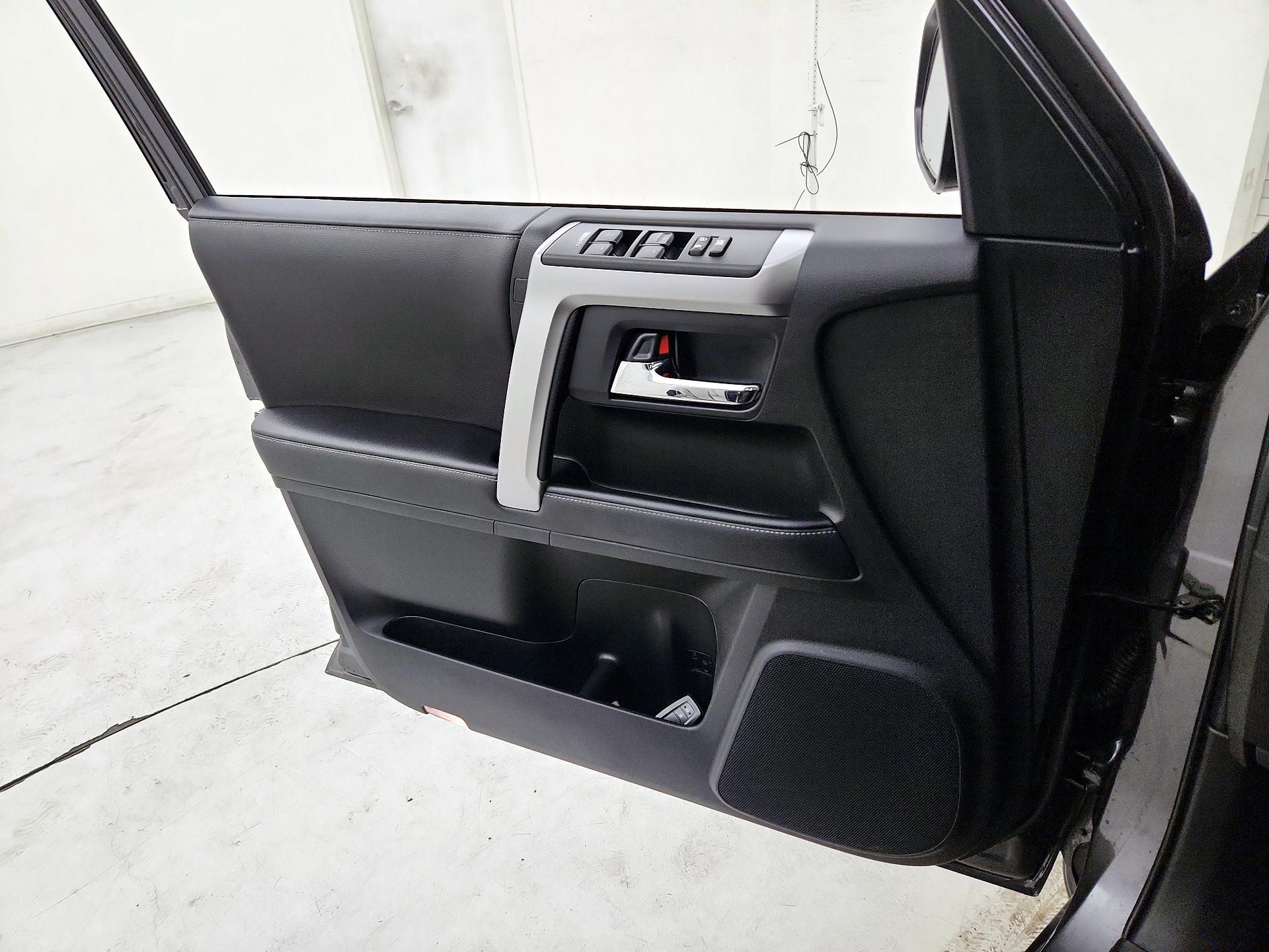 Thumbnail: 2023 Toyota 4Runner - 12