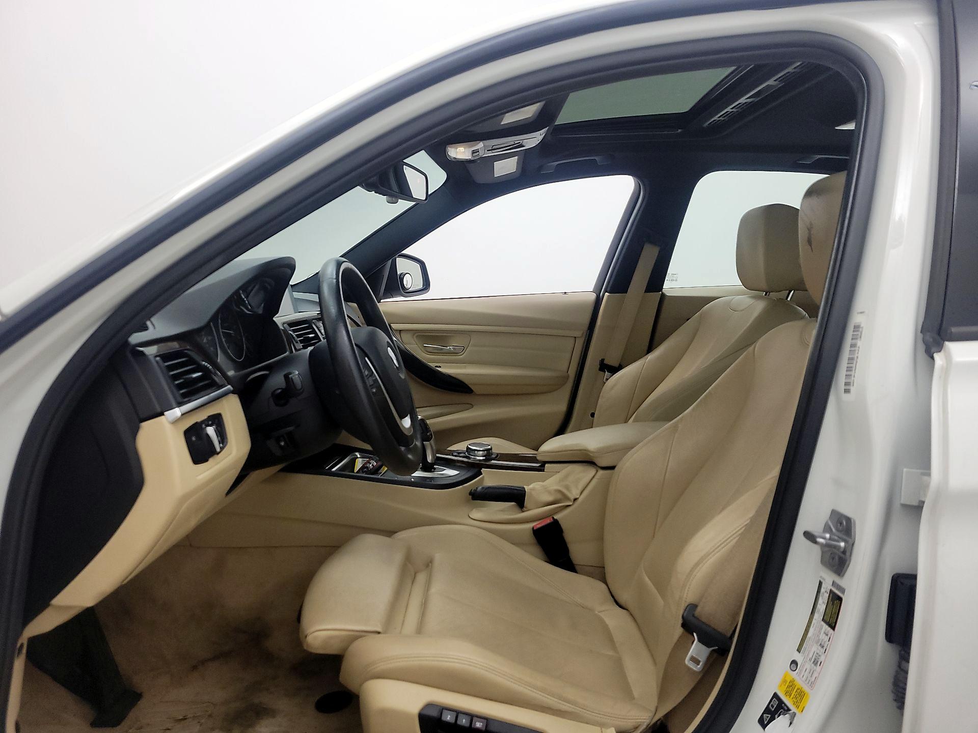 Thumbnail: 2015 BMW 3 Series - 11