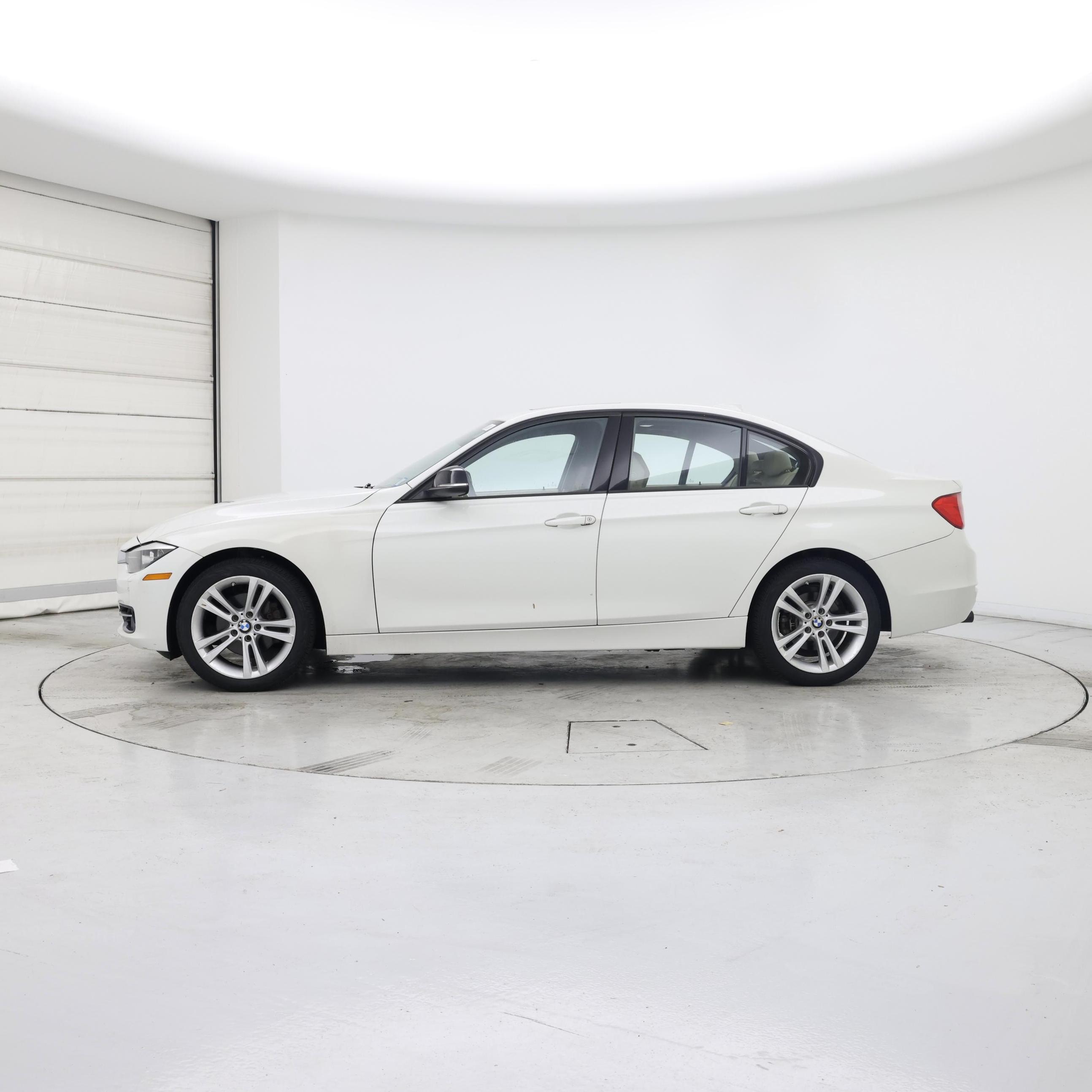 Thumbnail: 2015 BMW 3 Series - 3