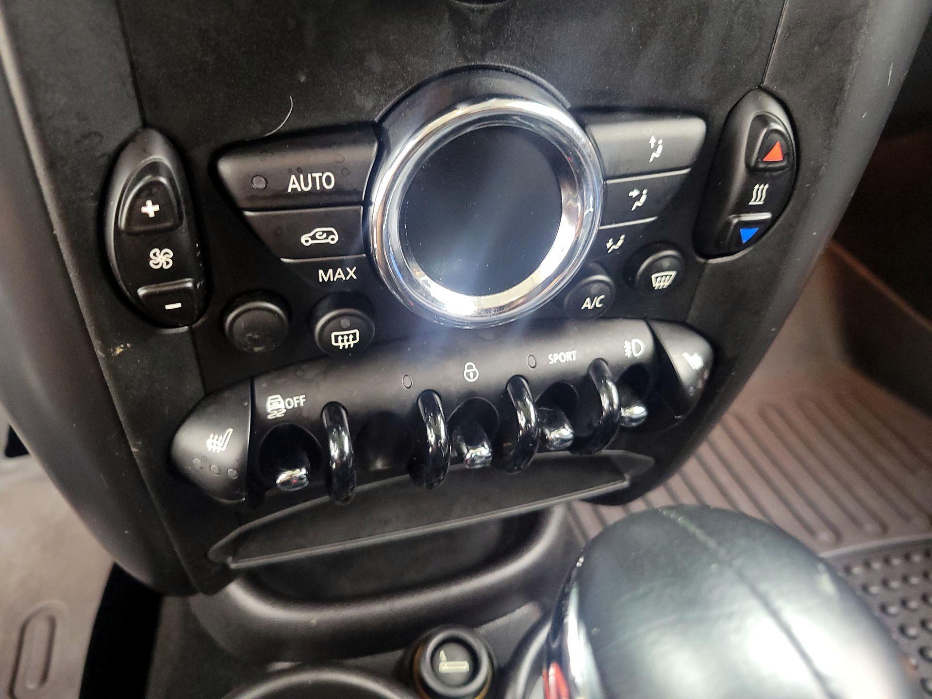 Thumbnail: 2016 MINI Cooper Countryman - 14