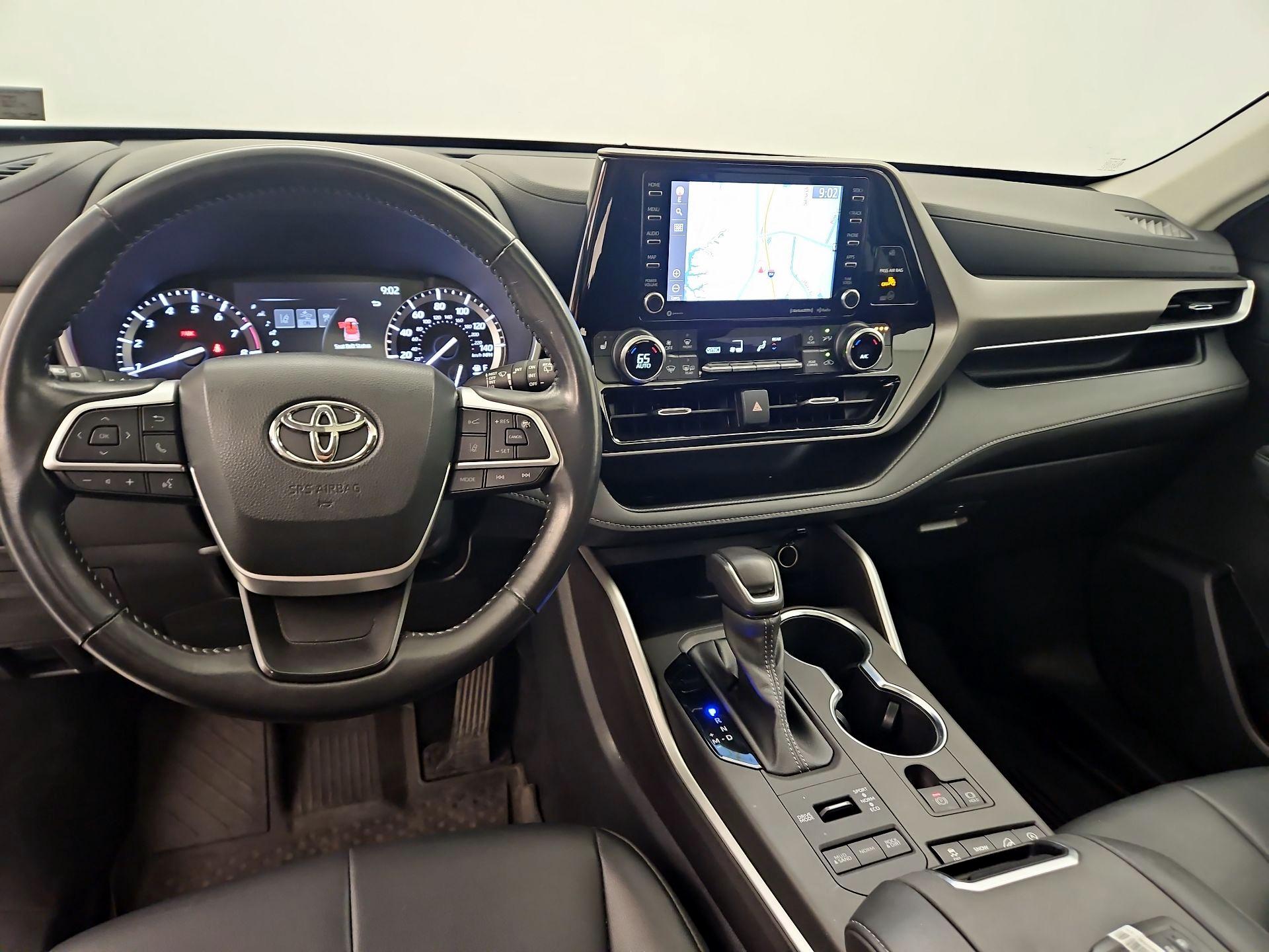 Thumbnail: 2022 Toyota Highlander - 9