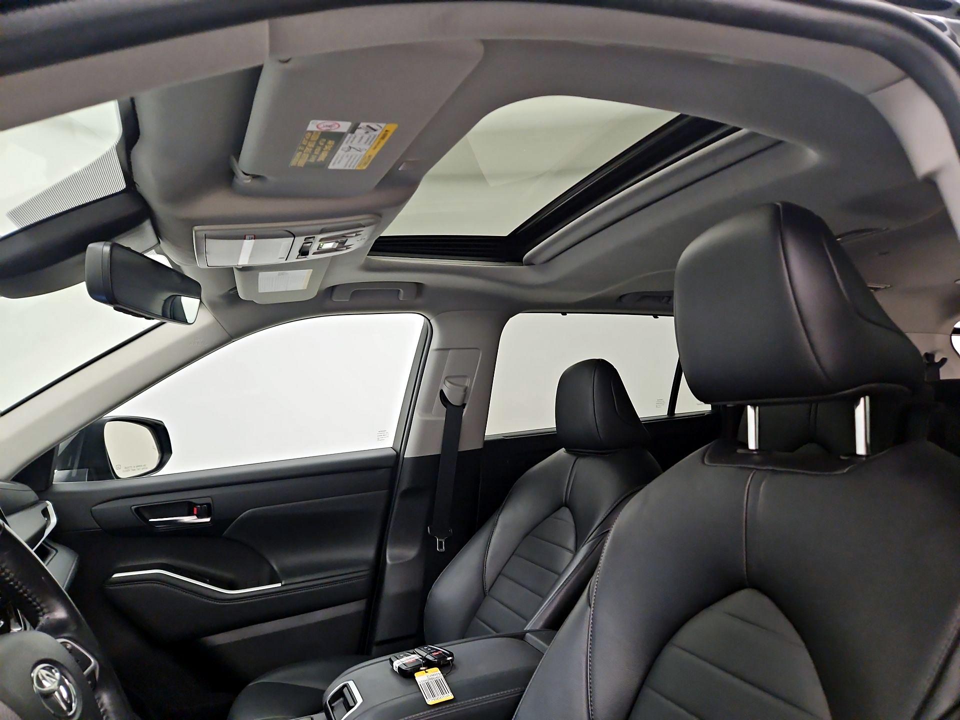 Thumbnail: 2022 Toyota Highlander - 20