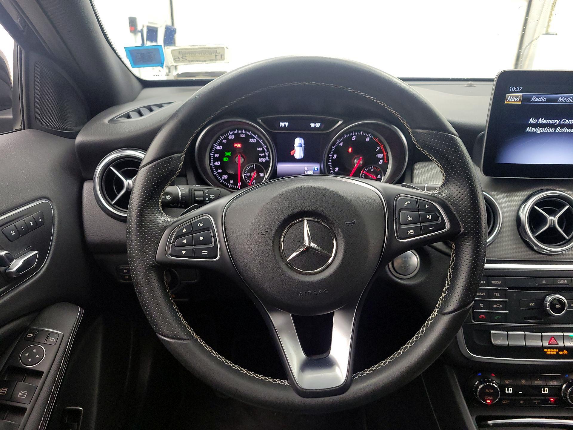 Thumbnail: 2018 Mercedes-Benz GLA - 10