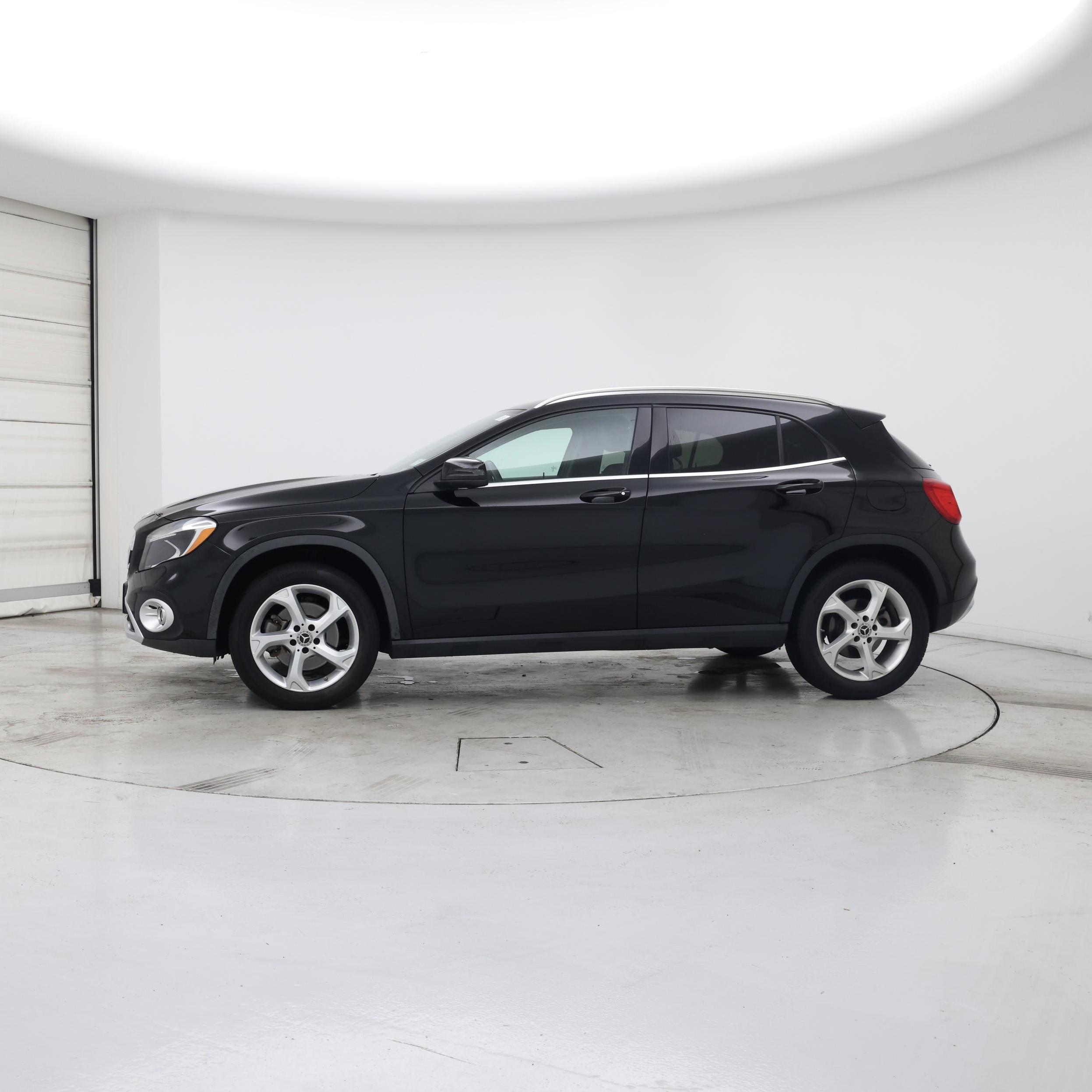 Thumbnail: 2018 Mercedes-Benz GLA - 3