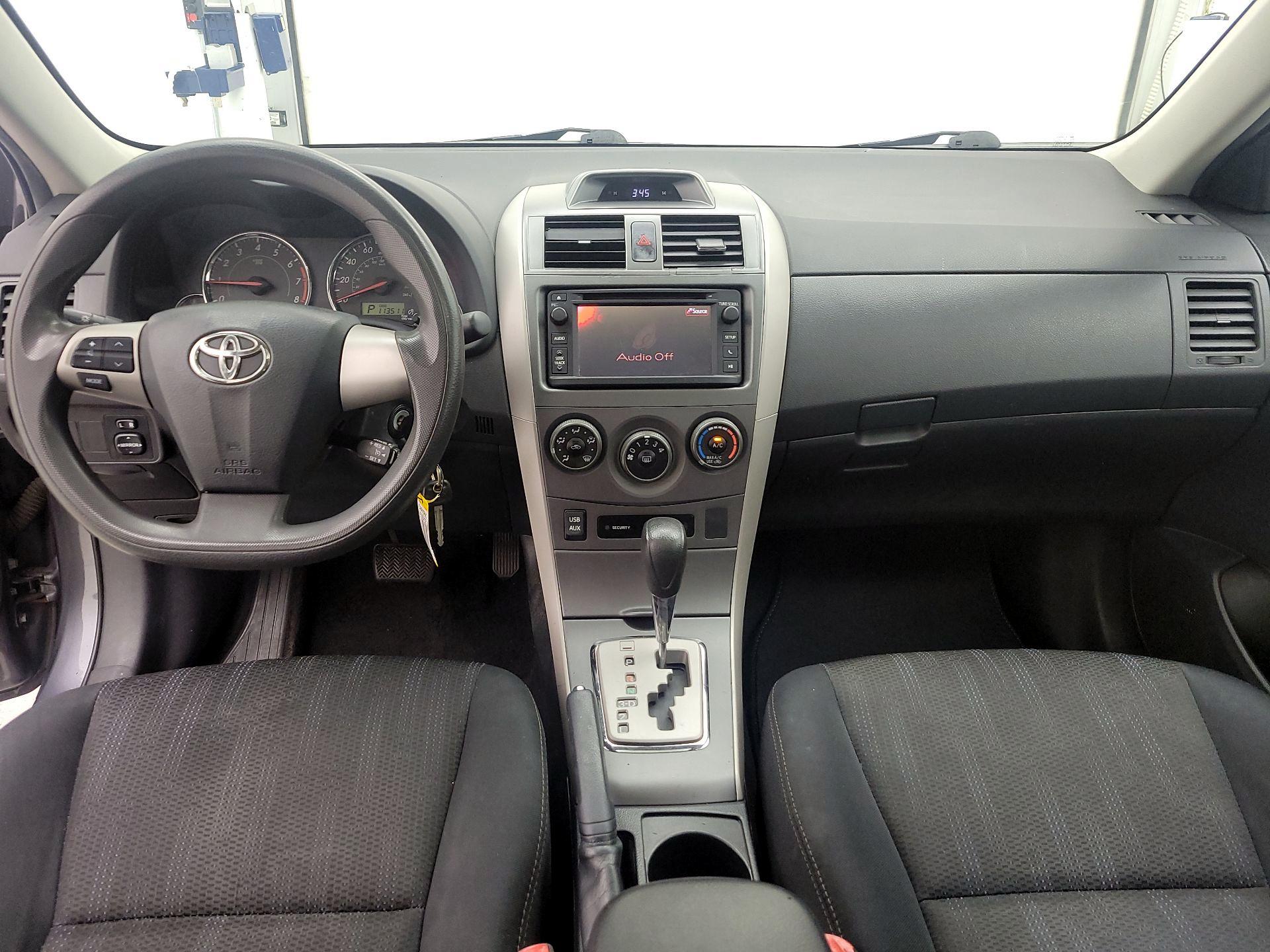 Thumbnail: 2013 Toyota Corolla - 9