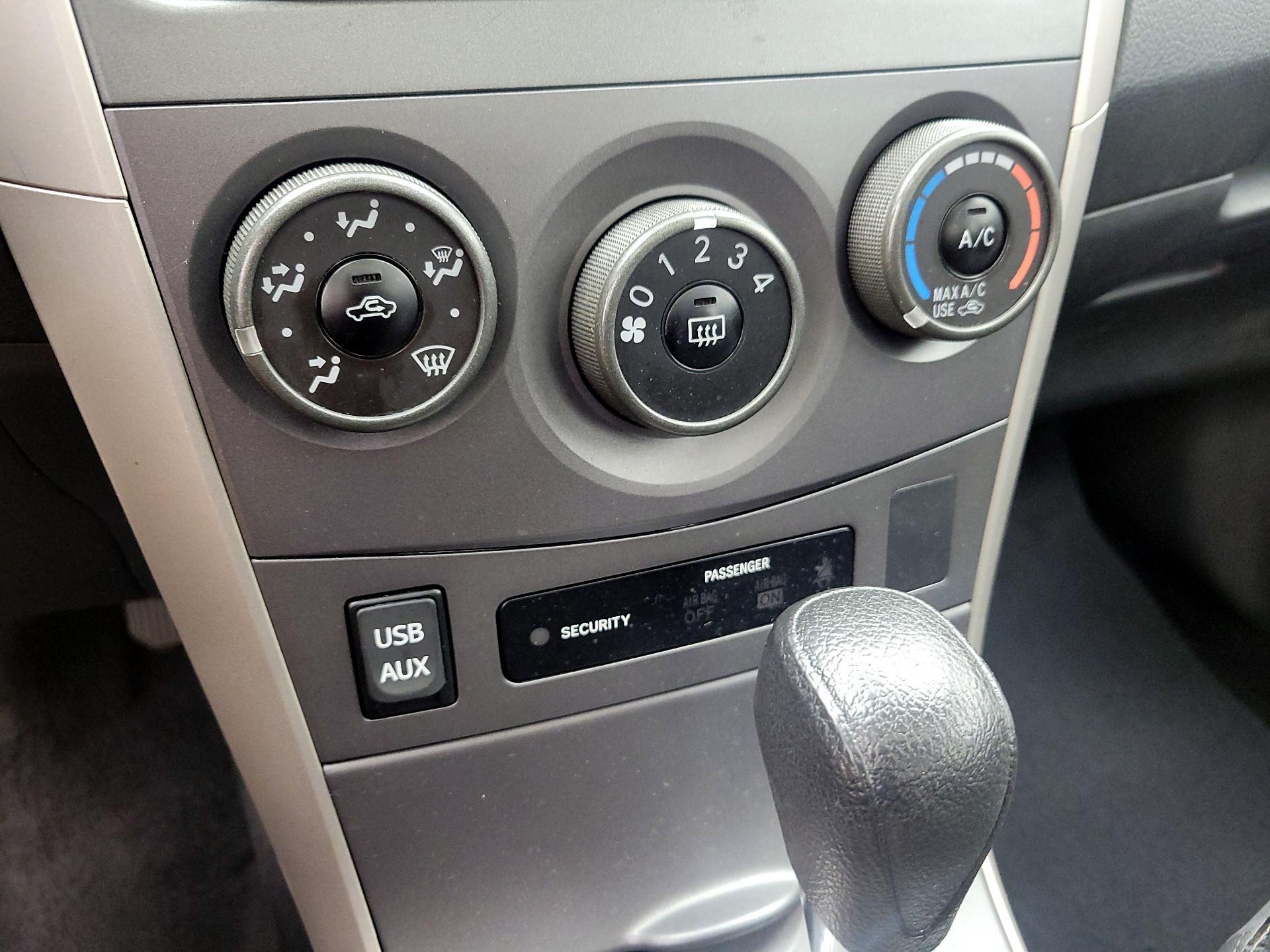 Thumbnail: 2013 Toyota Corolla - 15