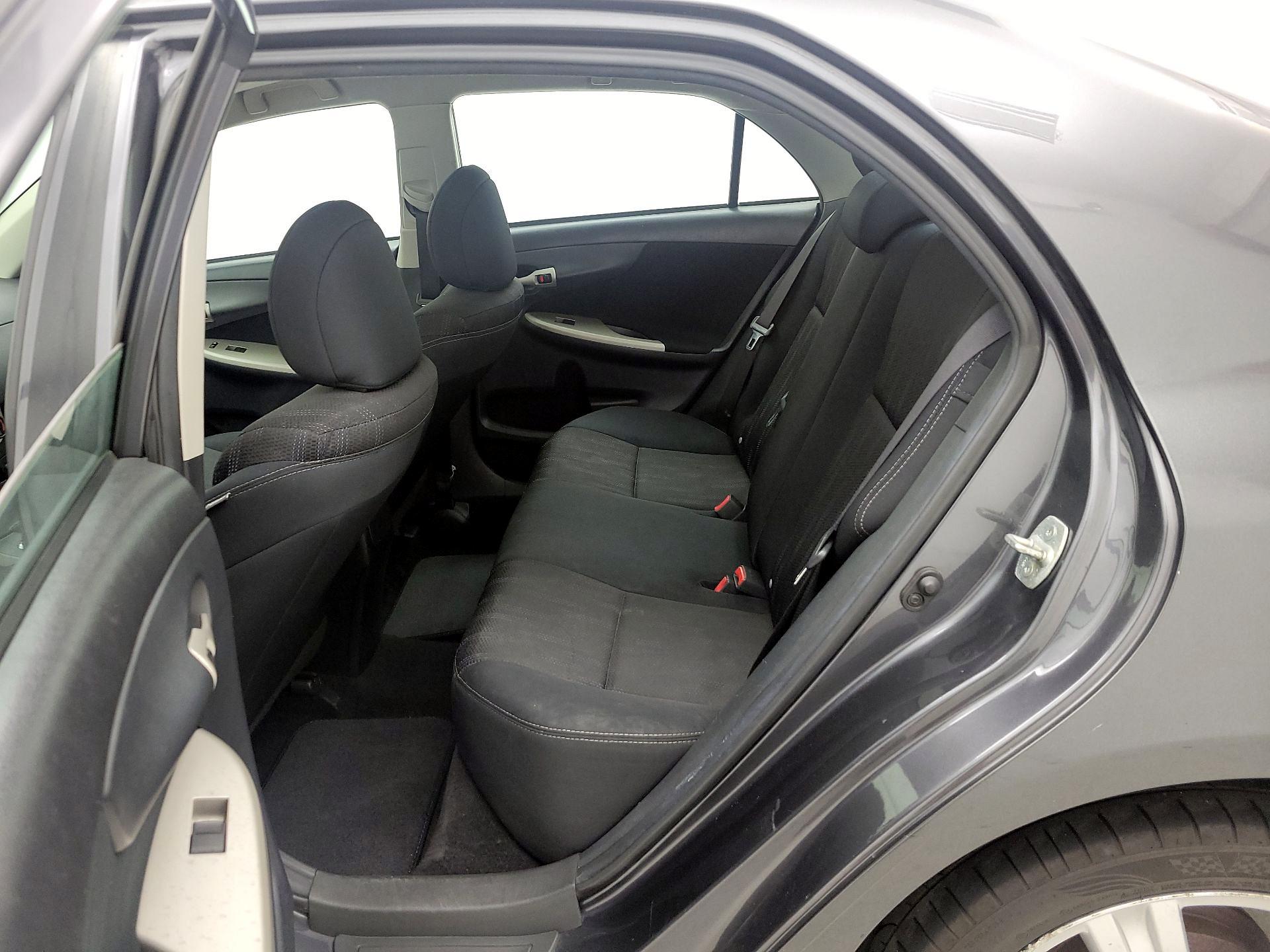 Thumbnail: 2013 Toyota Corolla - 19