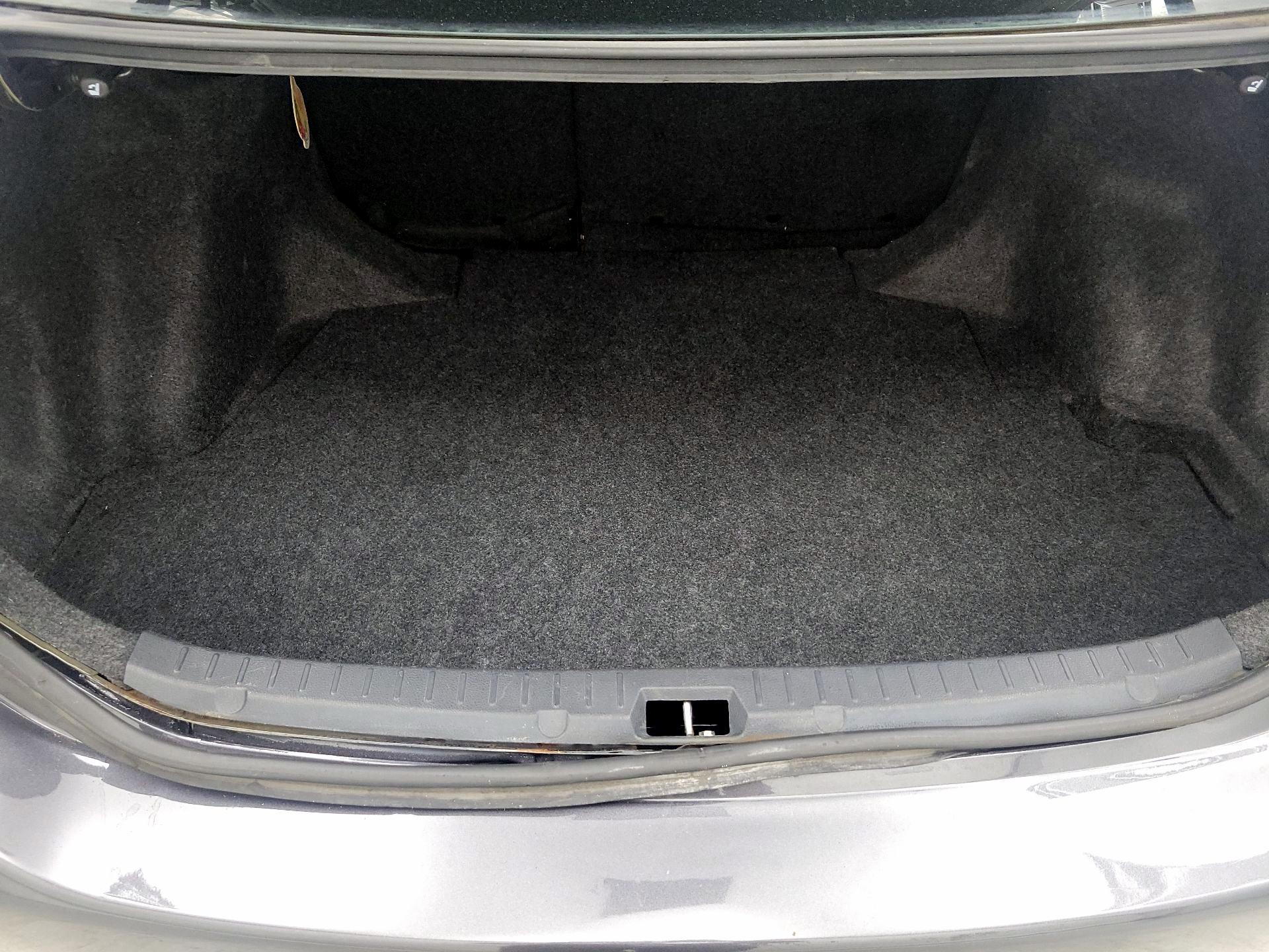 Thumbnail: 2013 Toyota Corolla - 20
