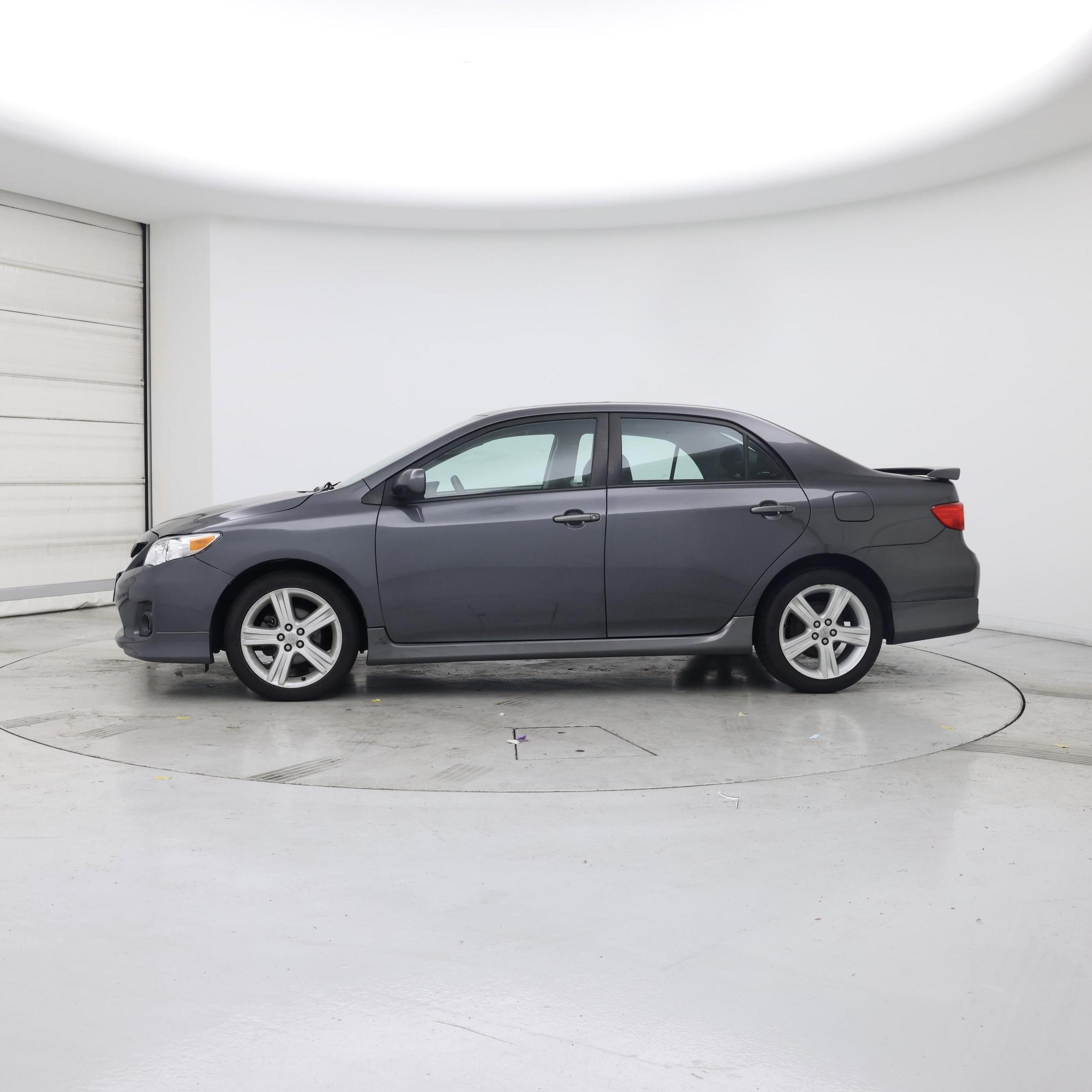 Thumbnail: 2013 Toyota Corolla - 3