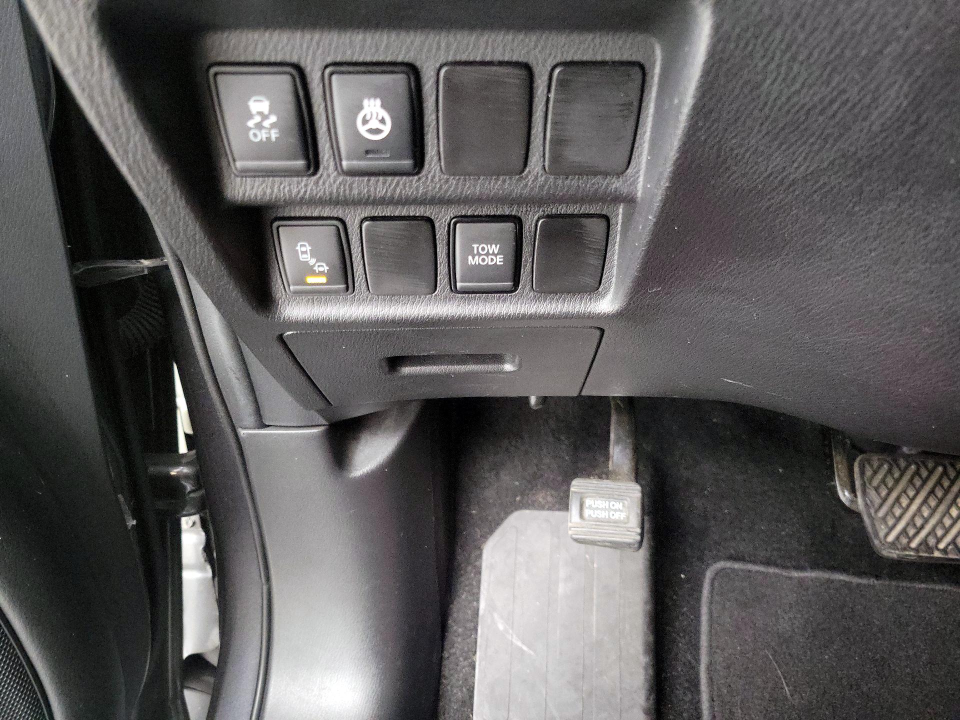 Thumbnail: 2019 Nissan Pathfinder - 13